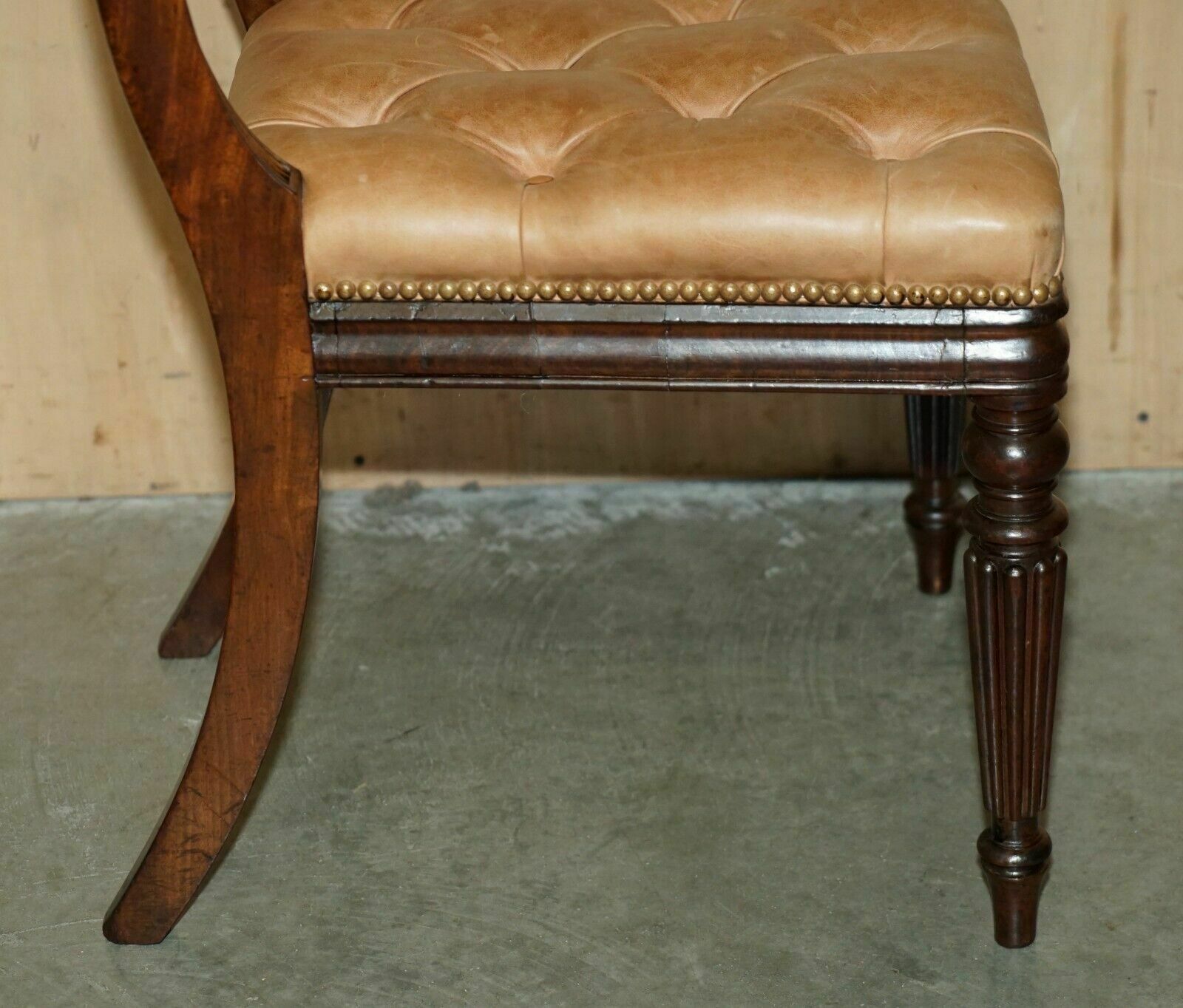 photo vinterior Six Fine Antique Regency 1820 Brown Leather Mahogany Chesterfield Dining Chairs