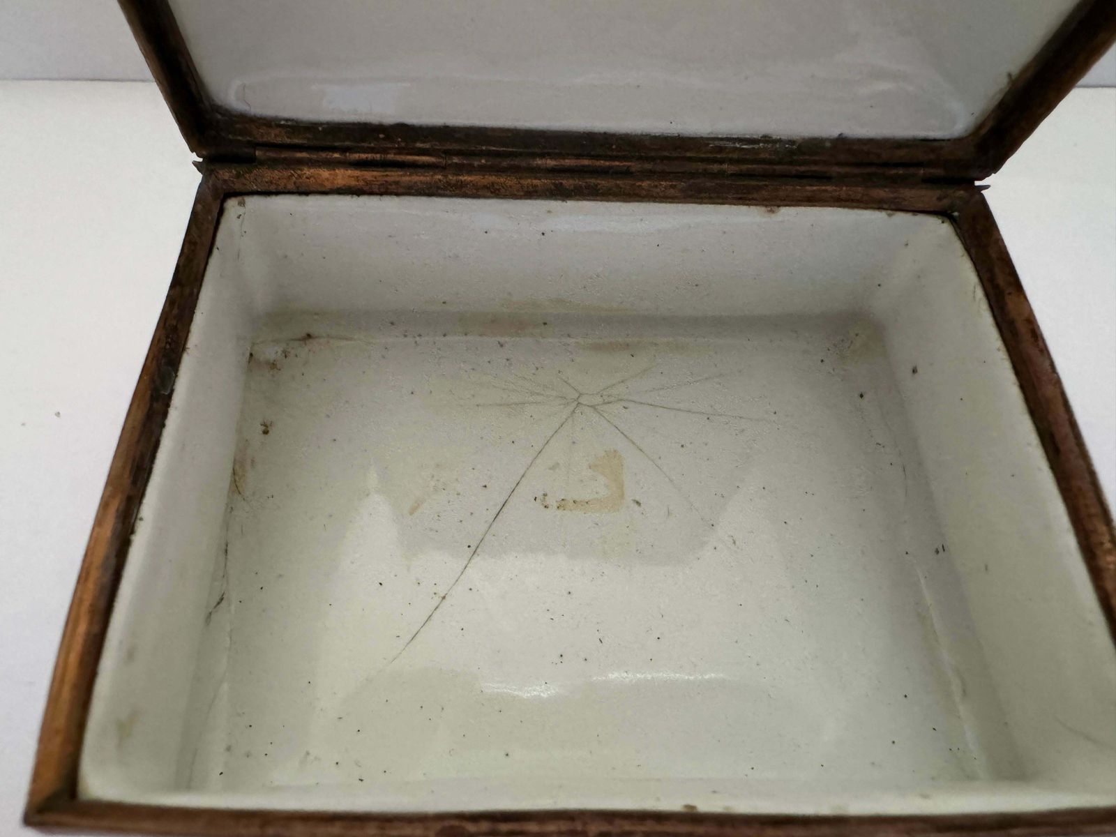 1000.0 18th Century South Staffordshire Snuff Box photo