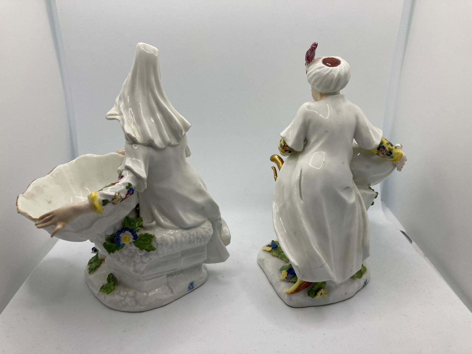 18th Century Meissen Turkish Pair Holding Sweetmeat / Table Salt Bowls photo vintage