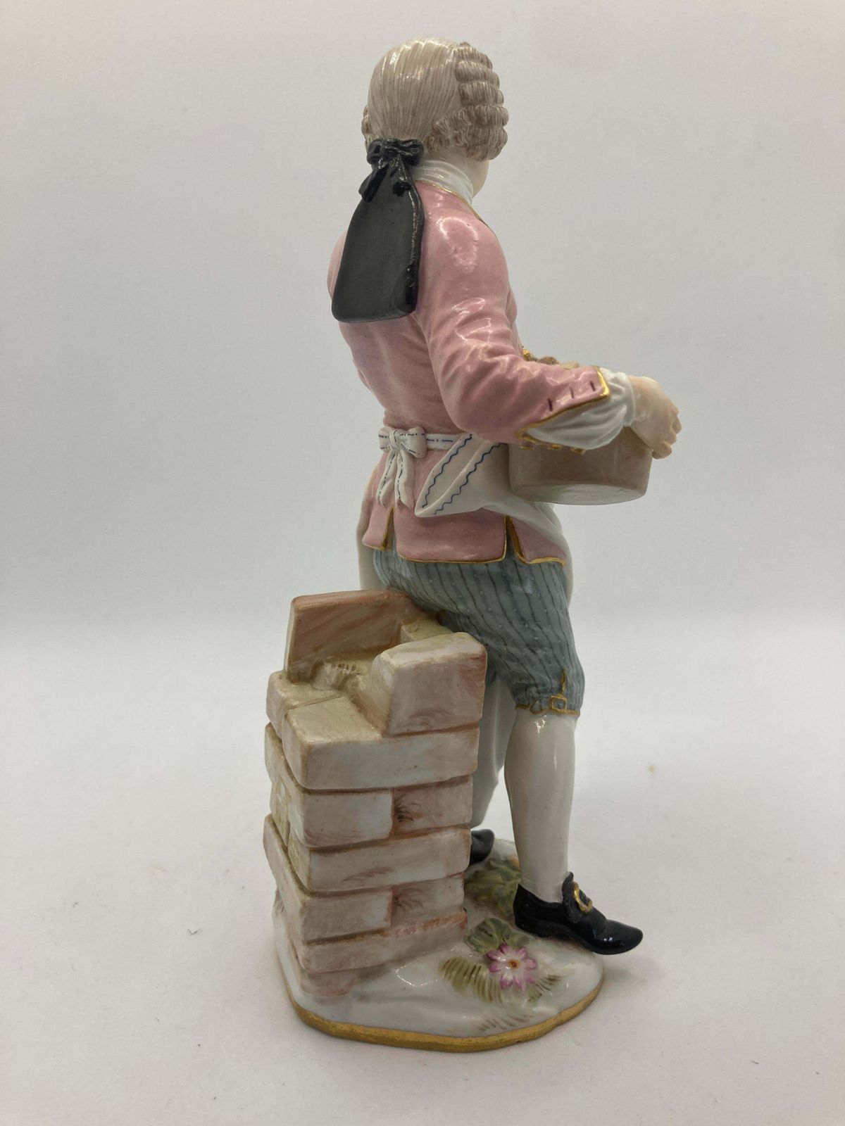 Meissen Mushroom Seller "Pilzverkäufer" With Blue Eyes, Circa 1747 photo vinterior