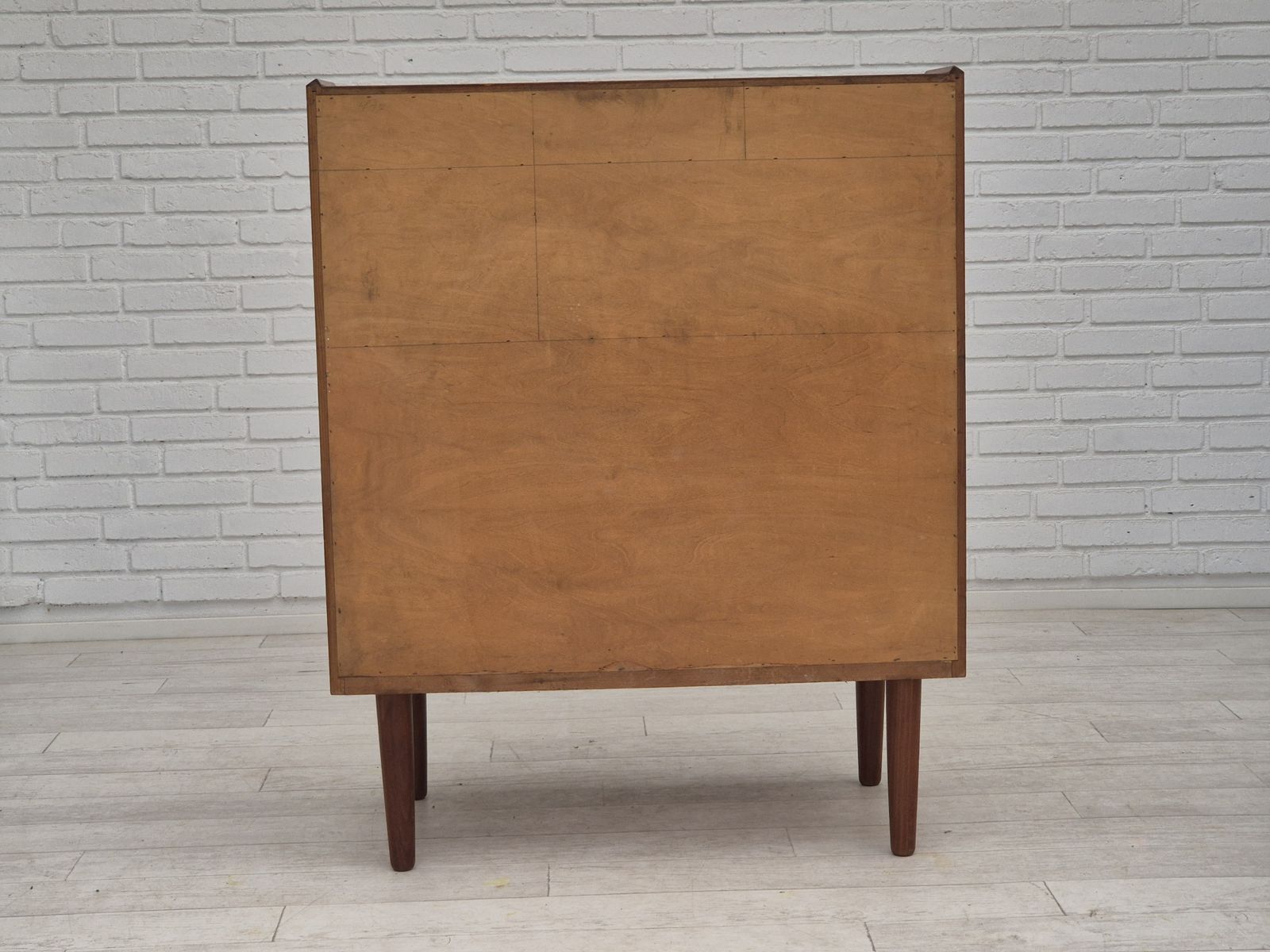 photo vintage 1960s, Danish Chest Of Drawers, Original Condition, Foldable Mirror, Solid Teak Wood.