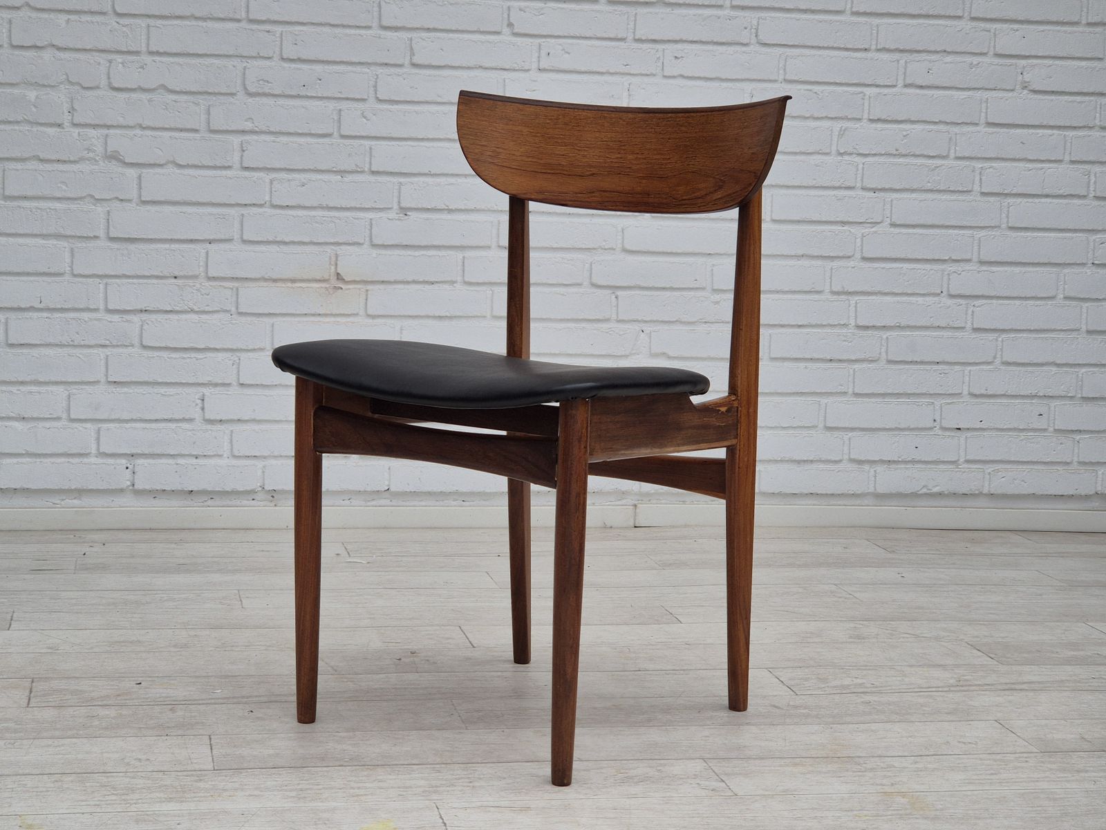 1960s, Set Of 5 Danish Dining Chairs, Reupholstered, Teak Wood. photo vintage