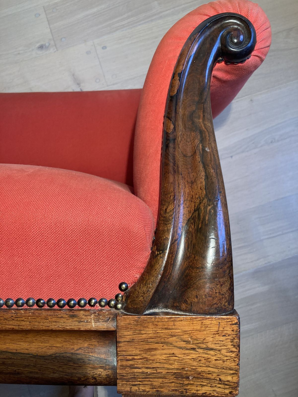 Early Victorian Walnut Sofa photo Furniture