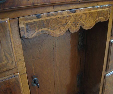 Early 18th Century Walnut Knee Hole Desk photo 2350.0
