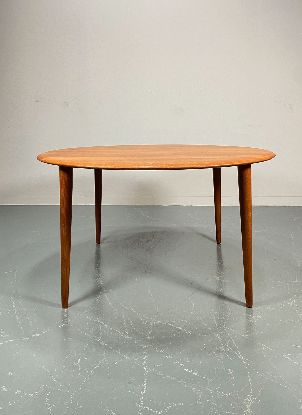 Solid Circular Teak Coffee Table By Hvidt & Mølgaard Nielsen For France And Søn photo for sale