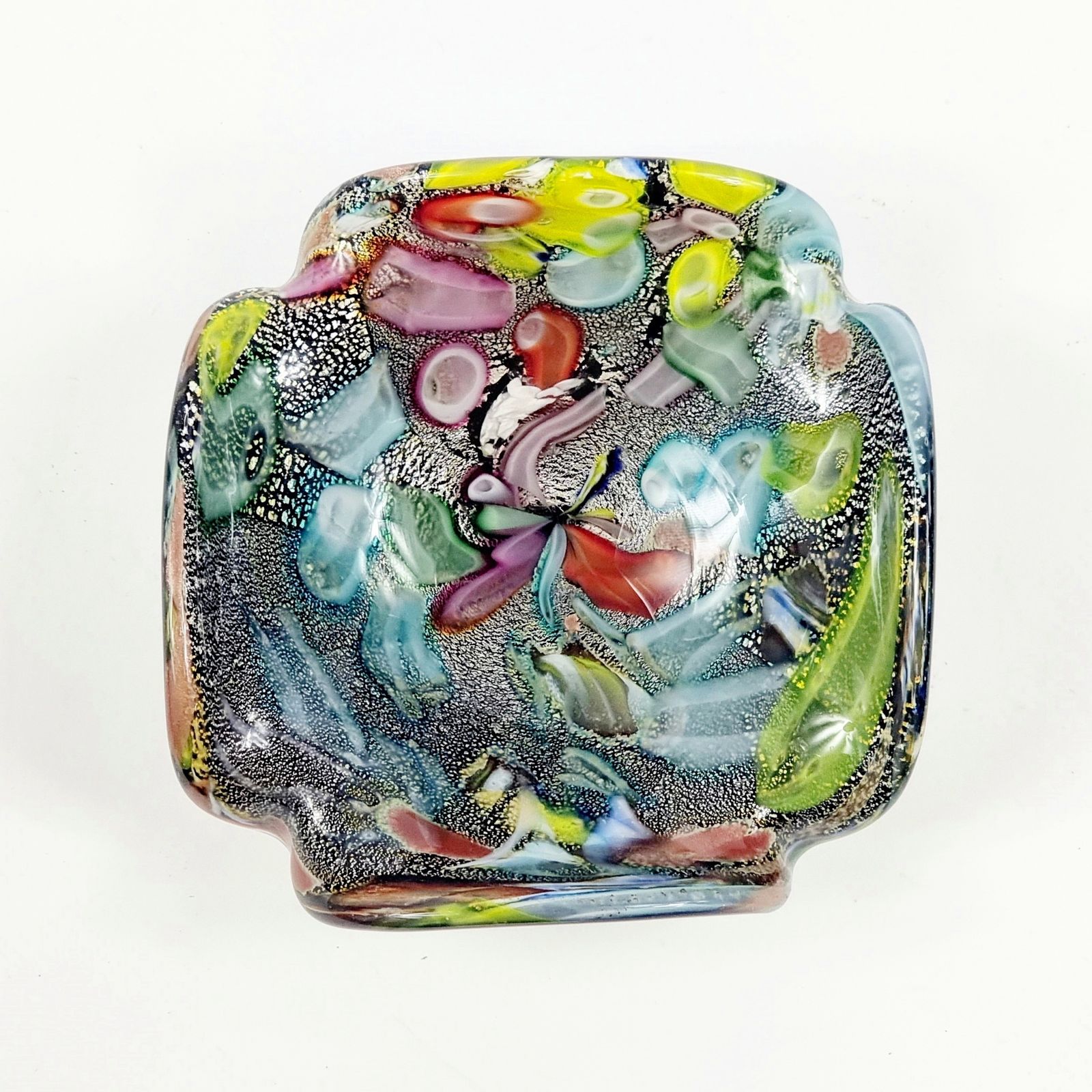 photo furniture Pair Of Mid Century Murano Glass Bowls By Dino Martens For Avem (Italy, 1950s/1960s)