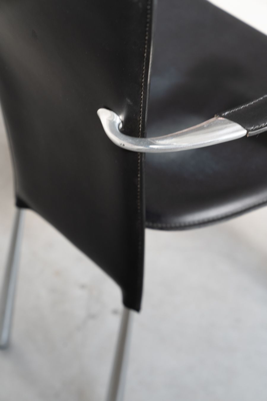 Stine Line 1990s Leather Armchair – Sleek Black Italian Design With Modern Flair photo for sale