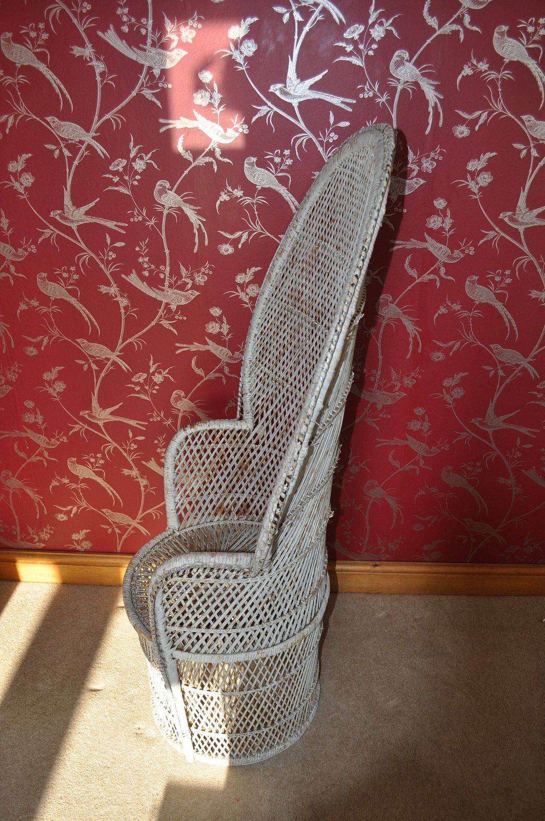 Vintage White Painted Whicker Peacock Chair photo buy