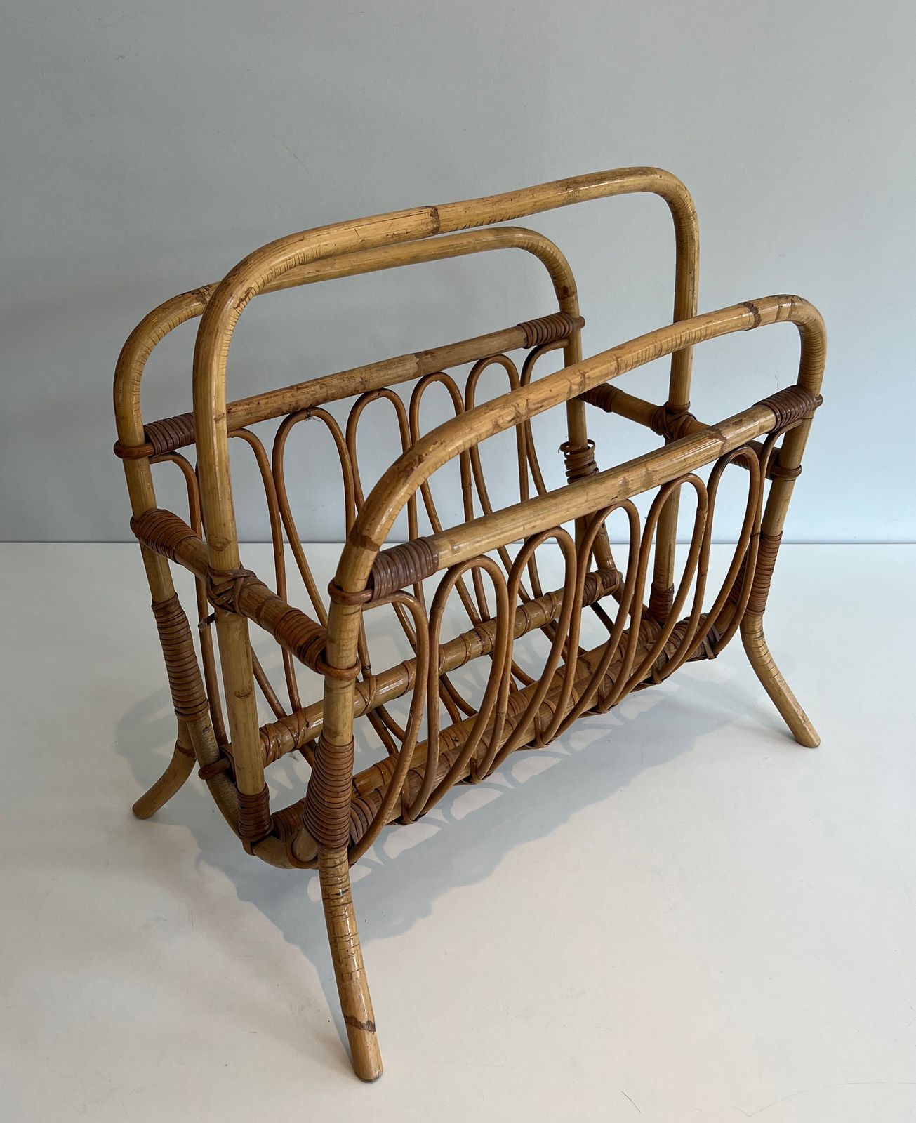 450.0 Rattan Magazine Rack, 1950s, Vintage photo
