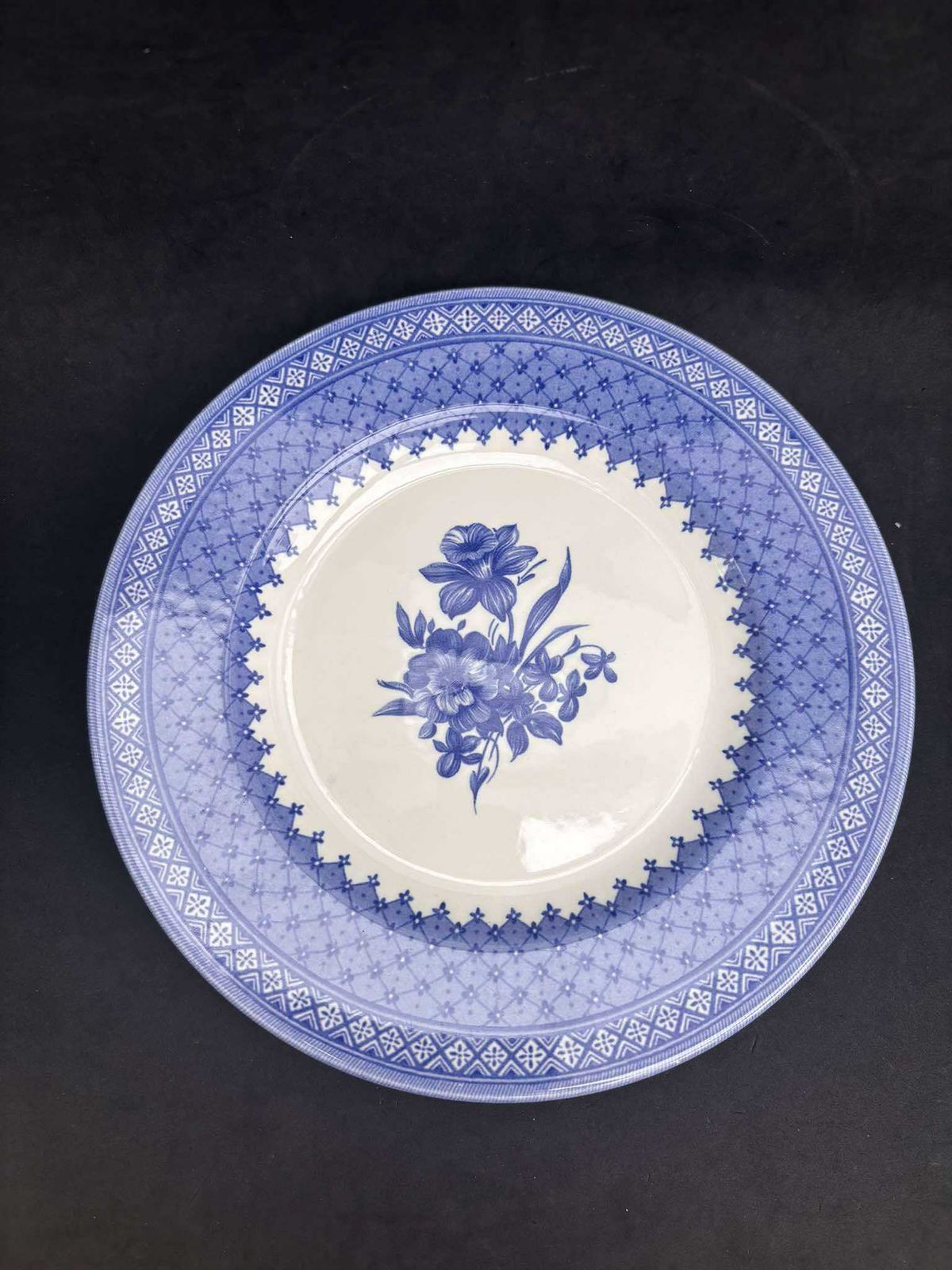 Set Of 4 Churchill Out Of The Blue Entremets Cheese Dessert Salad Plates Blue And White Table Decor English Gift photo furniture