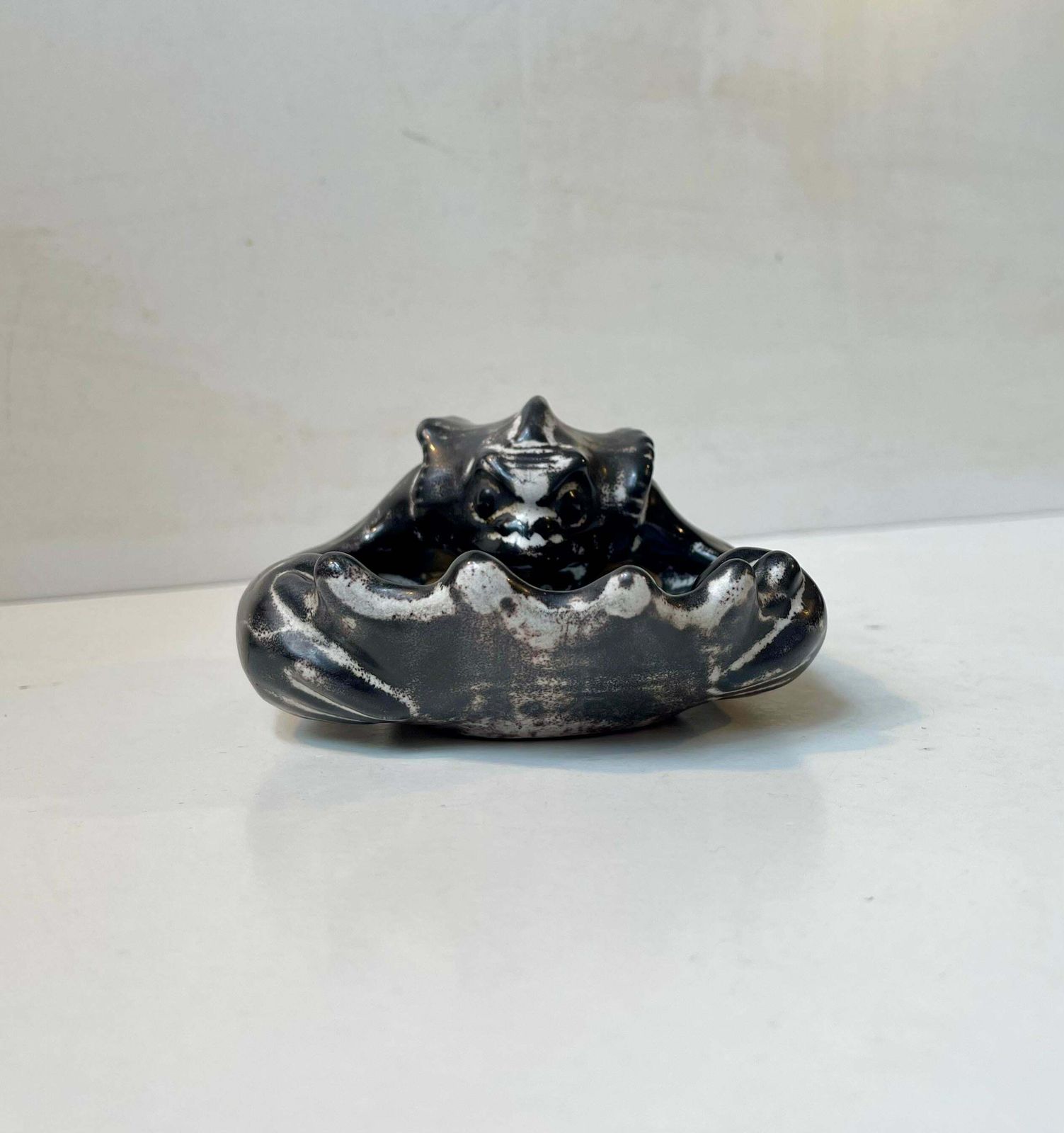 Antique Karl Hansen Reistrup Demon Dish In Ash Glaze For Herman A. Kähler, 1890s photo Home Decor