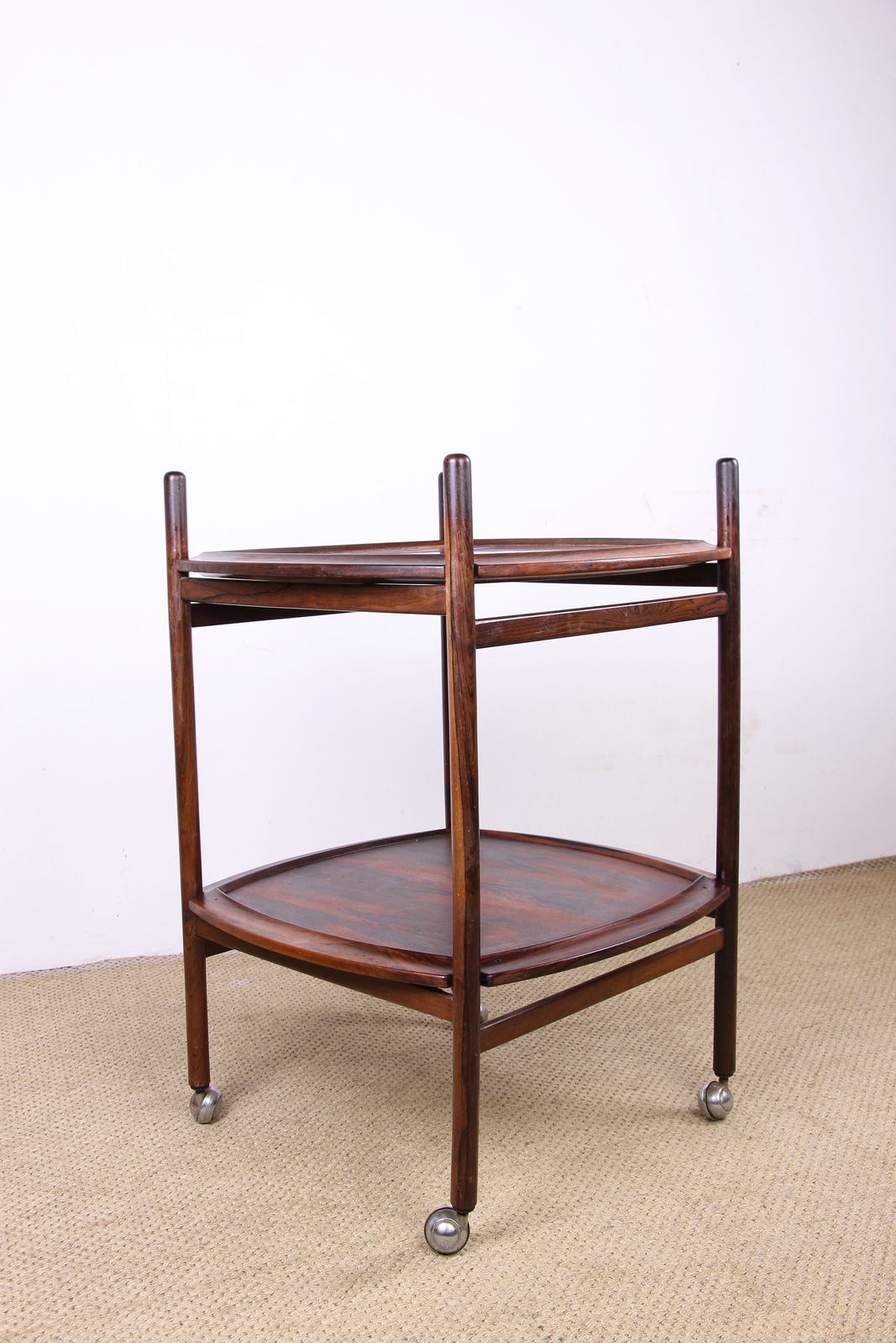 Chariot de service brésilien à 2 plateaux réversibles en palissandre et Formica, par Cantù Móveis pour Interiores Ltda, 1960 photo furniture