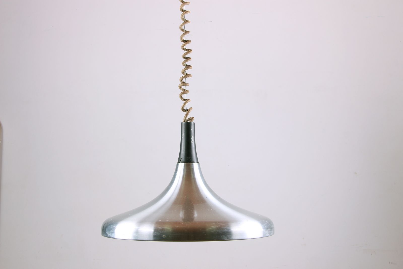 500.0 Grande suspension allemande en métal chromé, modèle Tulip par Erco, 1960. photo