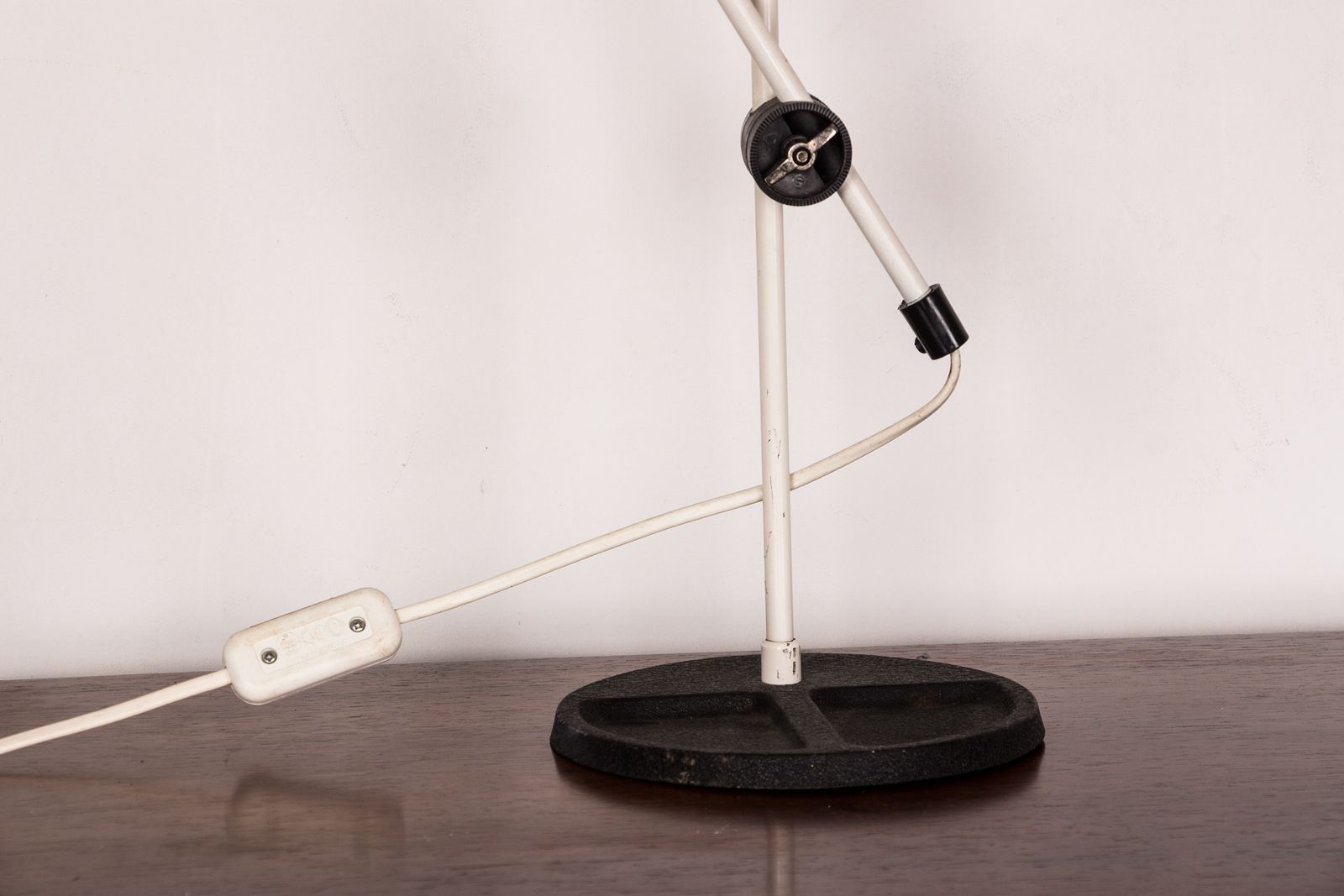 Importante lampe de bureau orientable en métal blanc, 1960 photo 450.0
