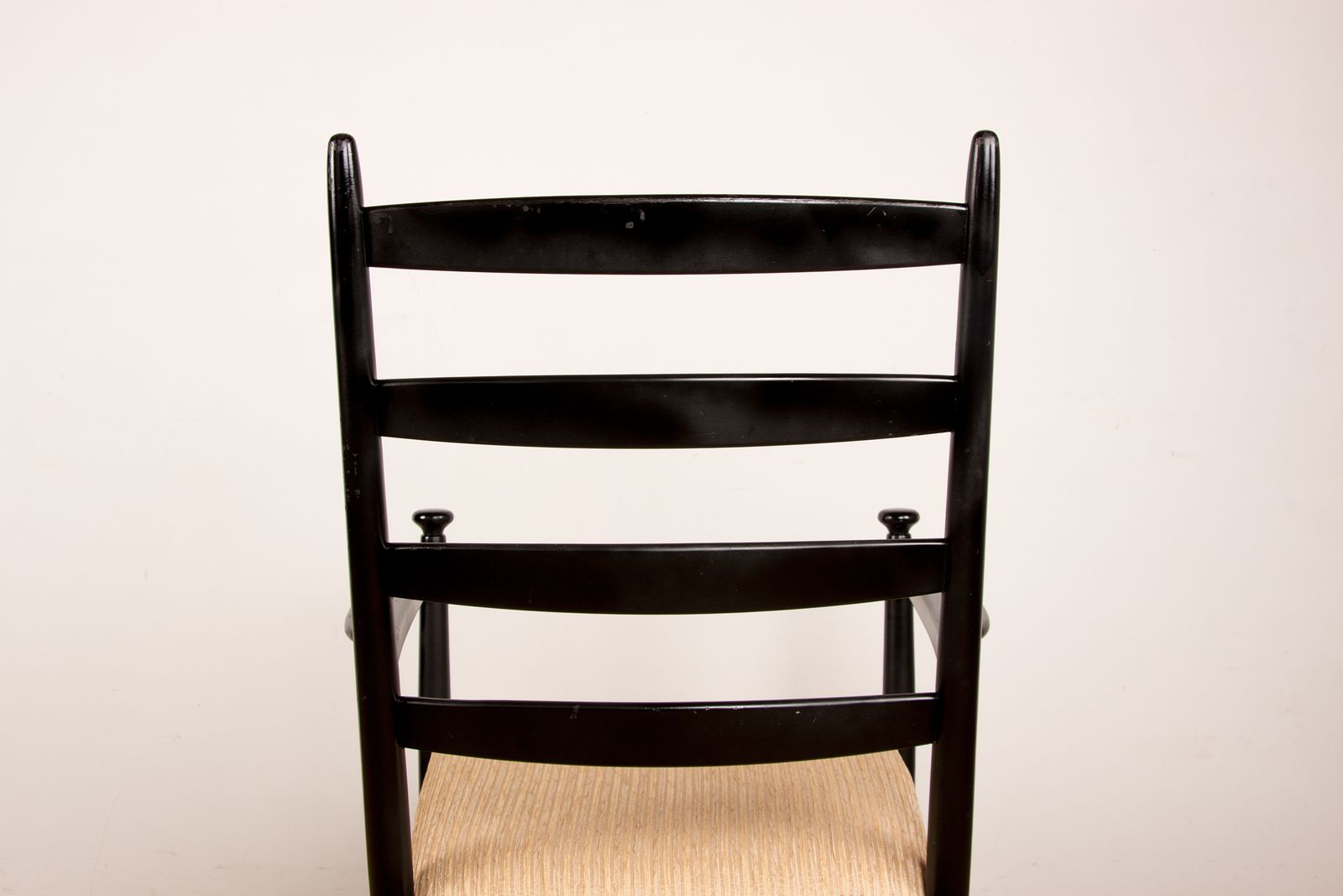 Mobilier Rocking chair danois en teck laqué et tissu, modèle 218, par Thomas Harlev pour Farstrup Savvaek, 1960. photo