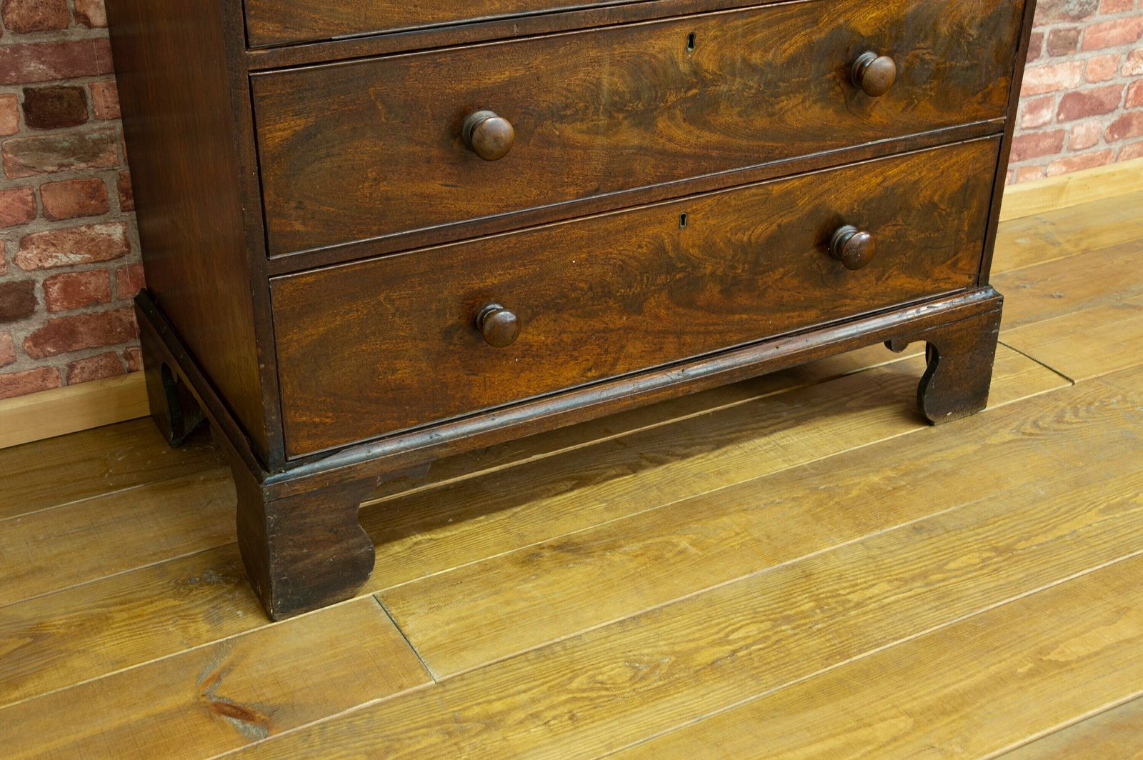 Victorian Chest Of Drawers (Large) photo Furniture