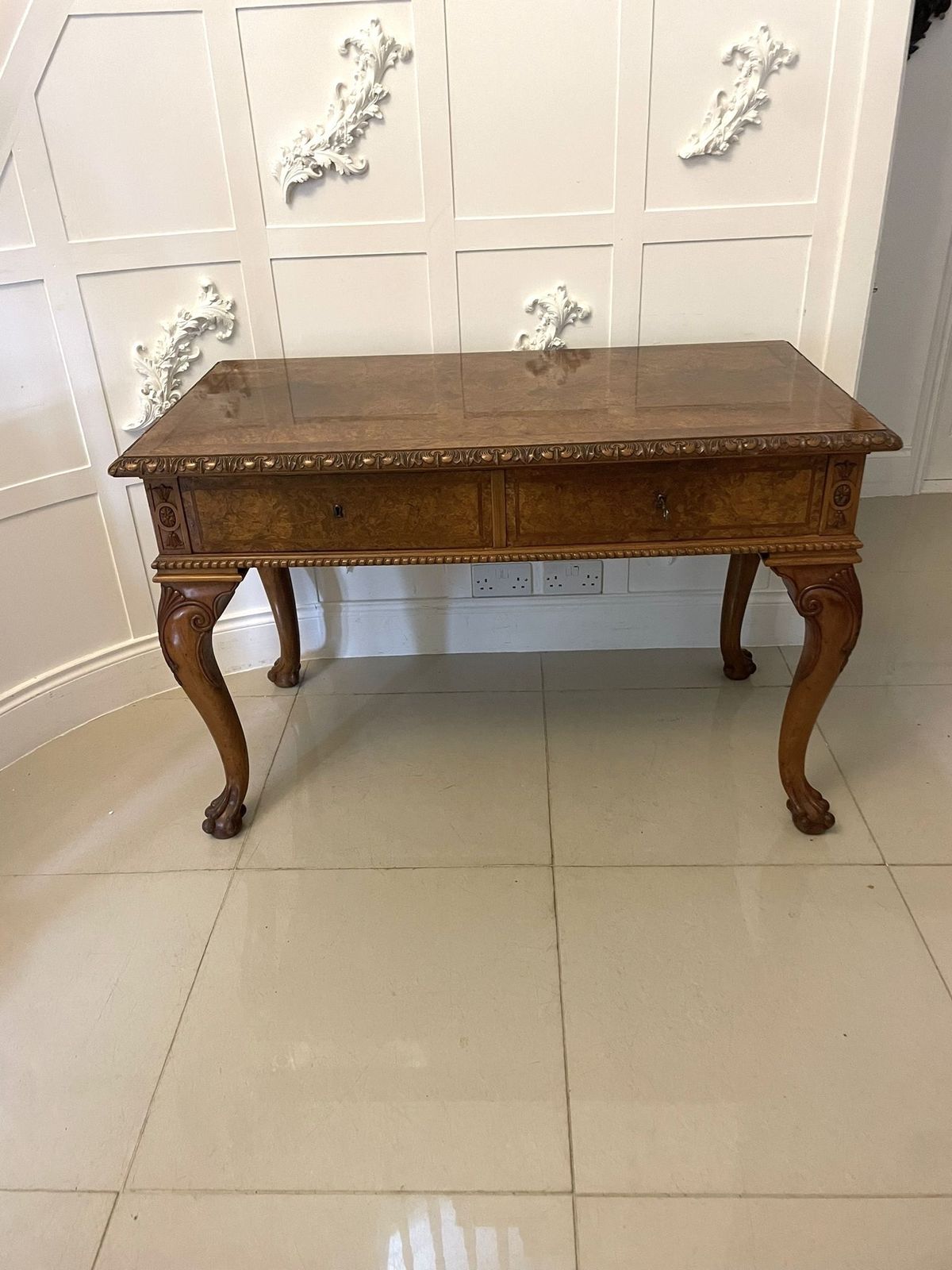 Outstanding Quality Antique Burr Walnut Freestanding Standing Hall Table