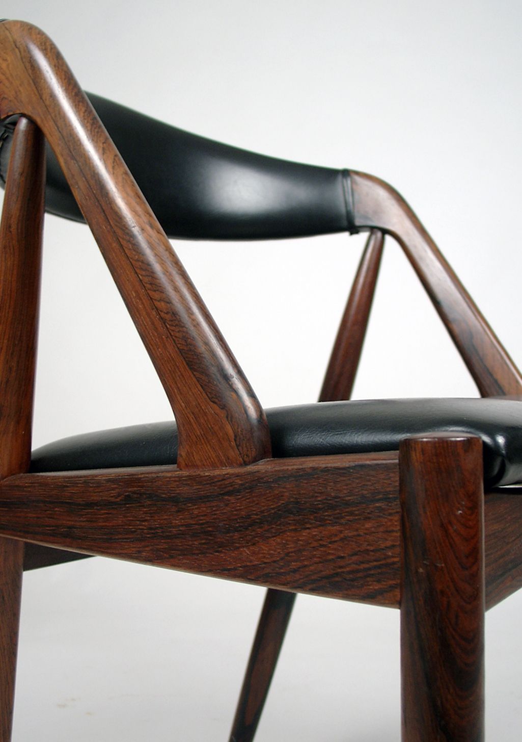Mid Century Modern Danish Model 31 Dining Chair In Rosewood By Kai Kristiansen photo furniture
