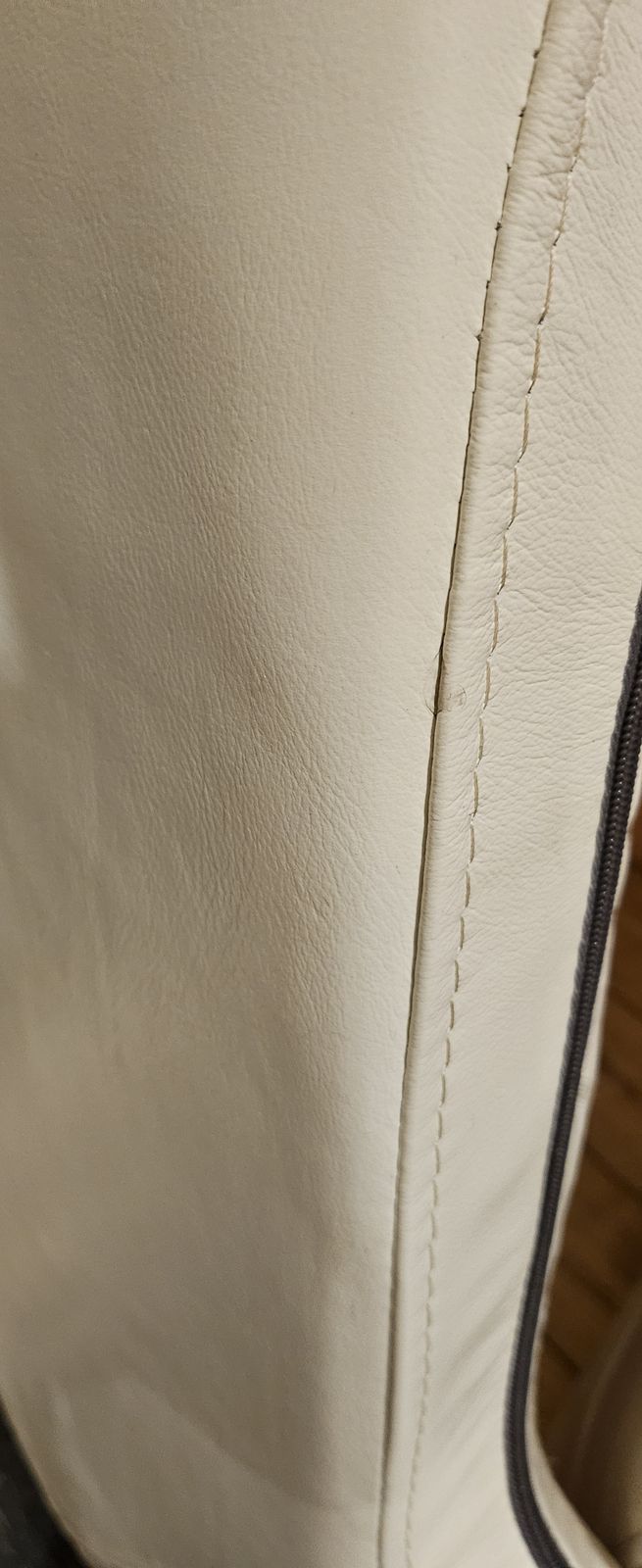 250.0 Unique Vintage 70s/80s Italian White Leather Armchair photo
