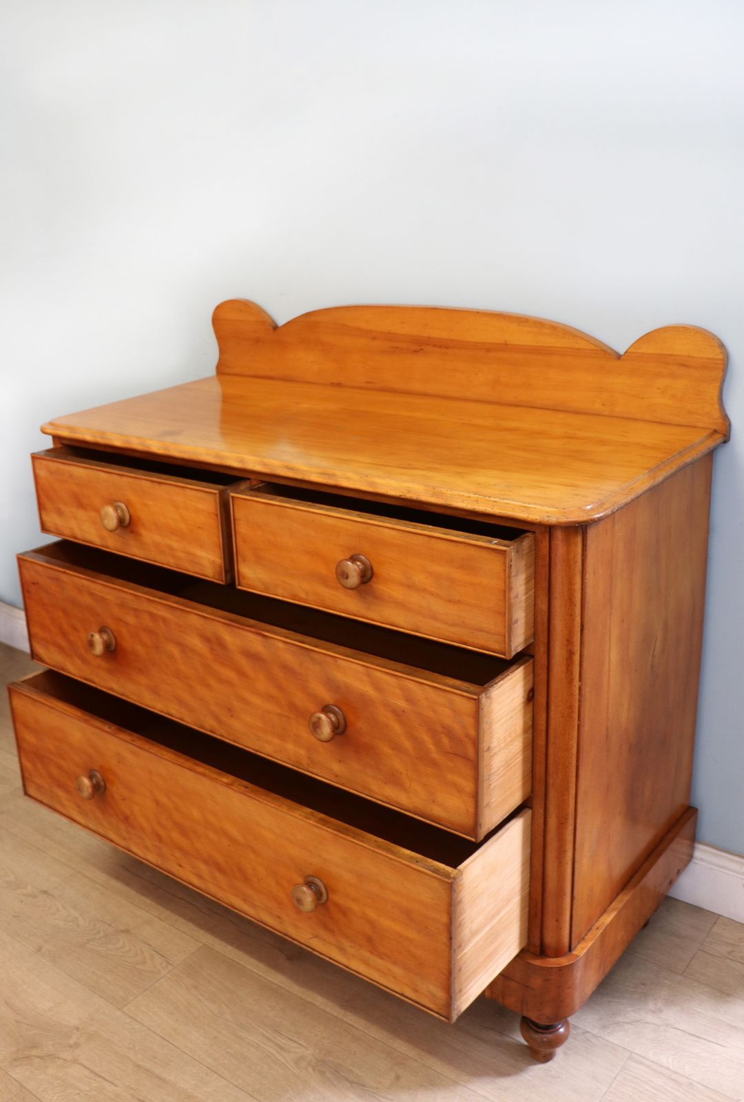 photo furniture A Lovely Victorian Satin Birch Chest.