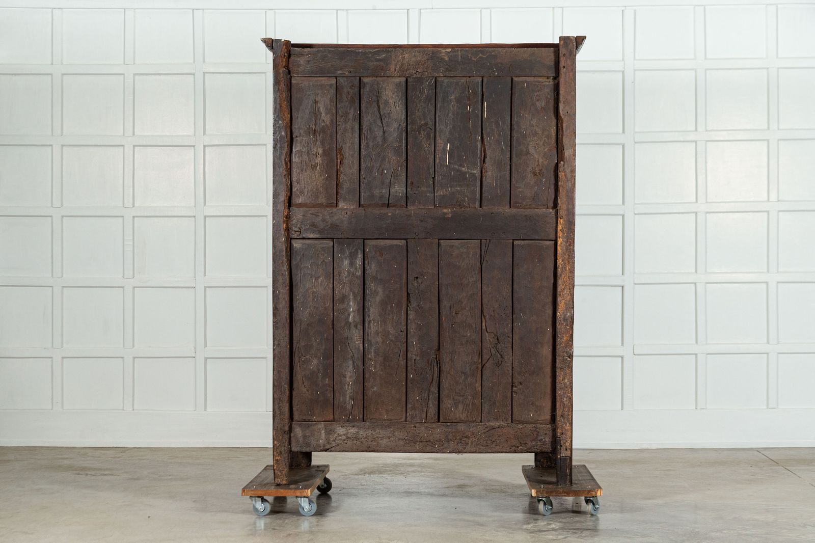 photo vintage Early 18thc French Oak Armoire