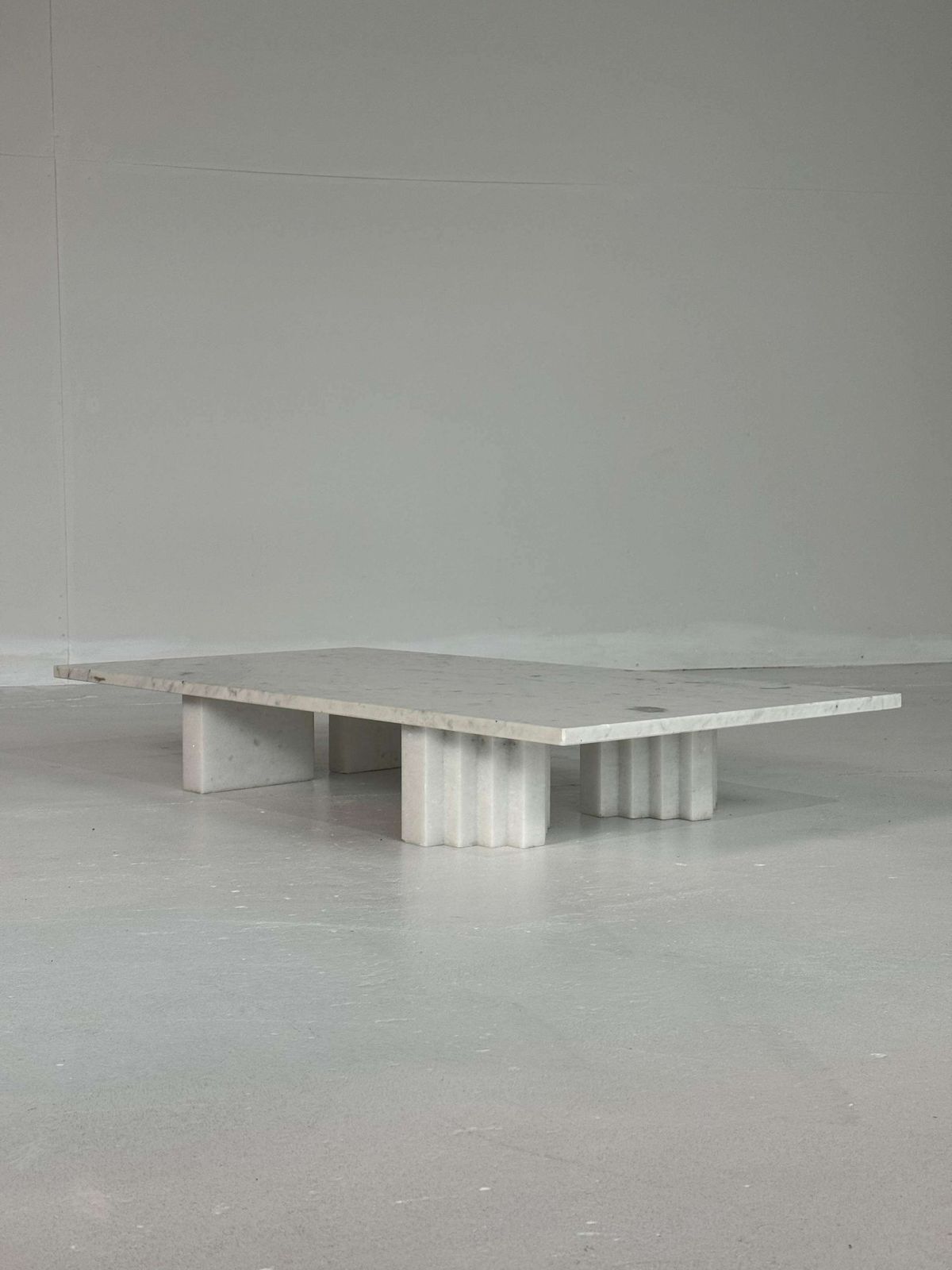 White Carrara Marble Coffeetable photo vinterior