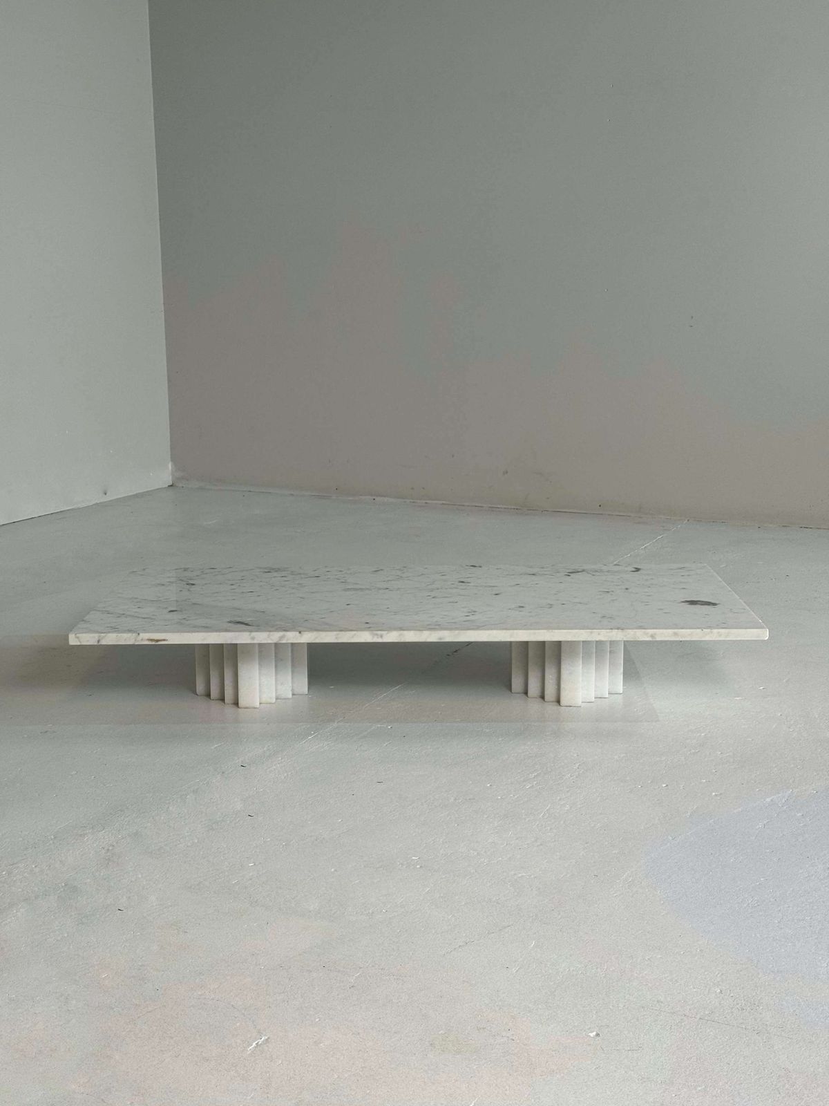 White Carrara Marble Coffeetable photo vintage