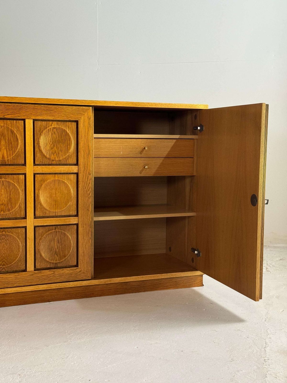 Naturel Eiken Brutalist Dressoir photo vintage