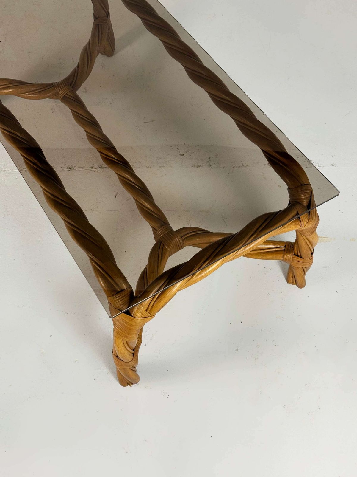 Big Curled Rattan Coffeetable With Smoked Glass Top photo 986.0