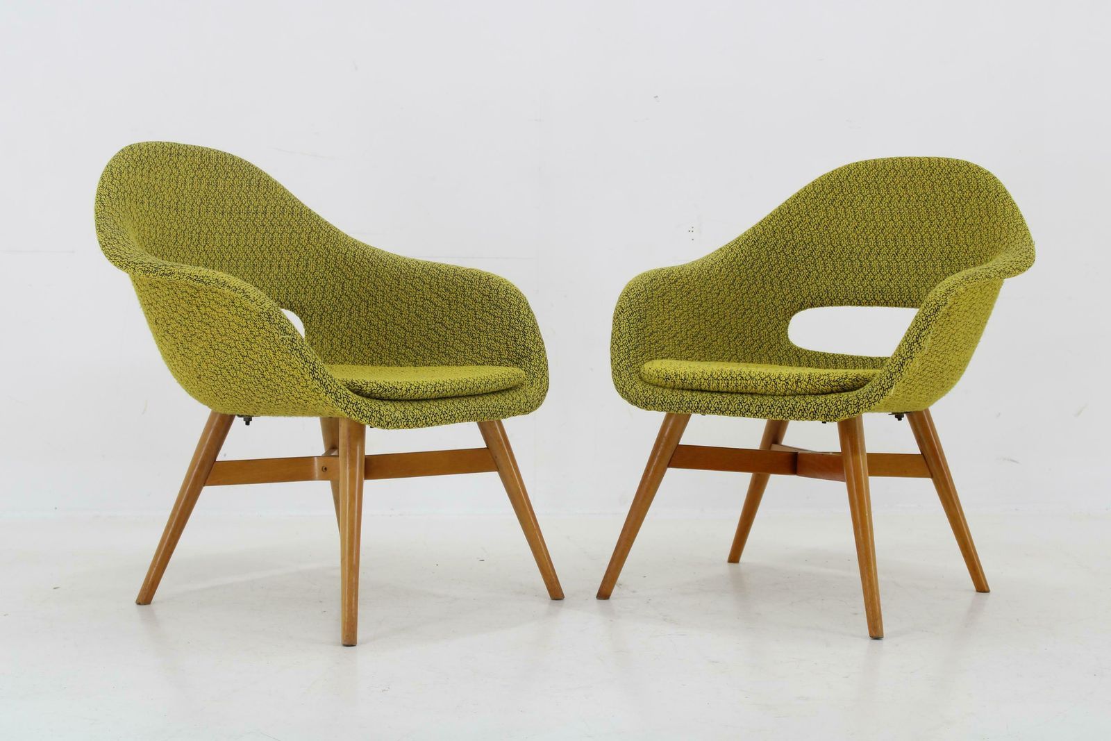 Pair Of 1960s Miroslav Navratil Shell Lounge Chairs, Czechoslovakia photo vinterior