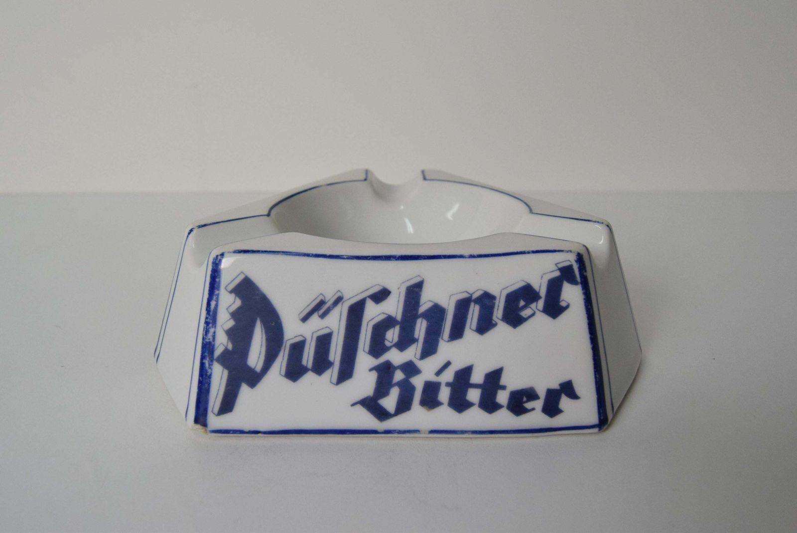 Art Deco Porcelain Advertising Ashtray Püschner Bitter, 1920's. photo vinterior