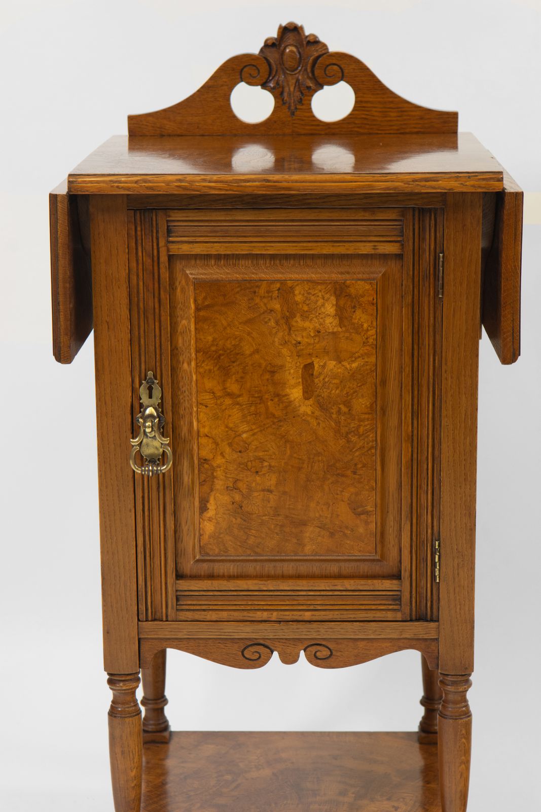 photo furniture Late Victorian / Edwardian Golden Burr Oak Cabinet