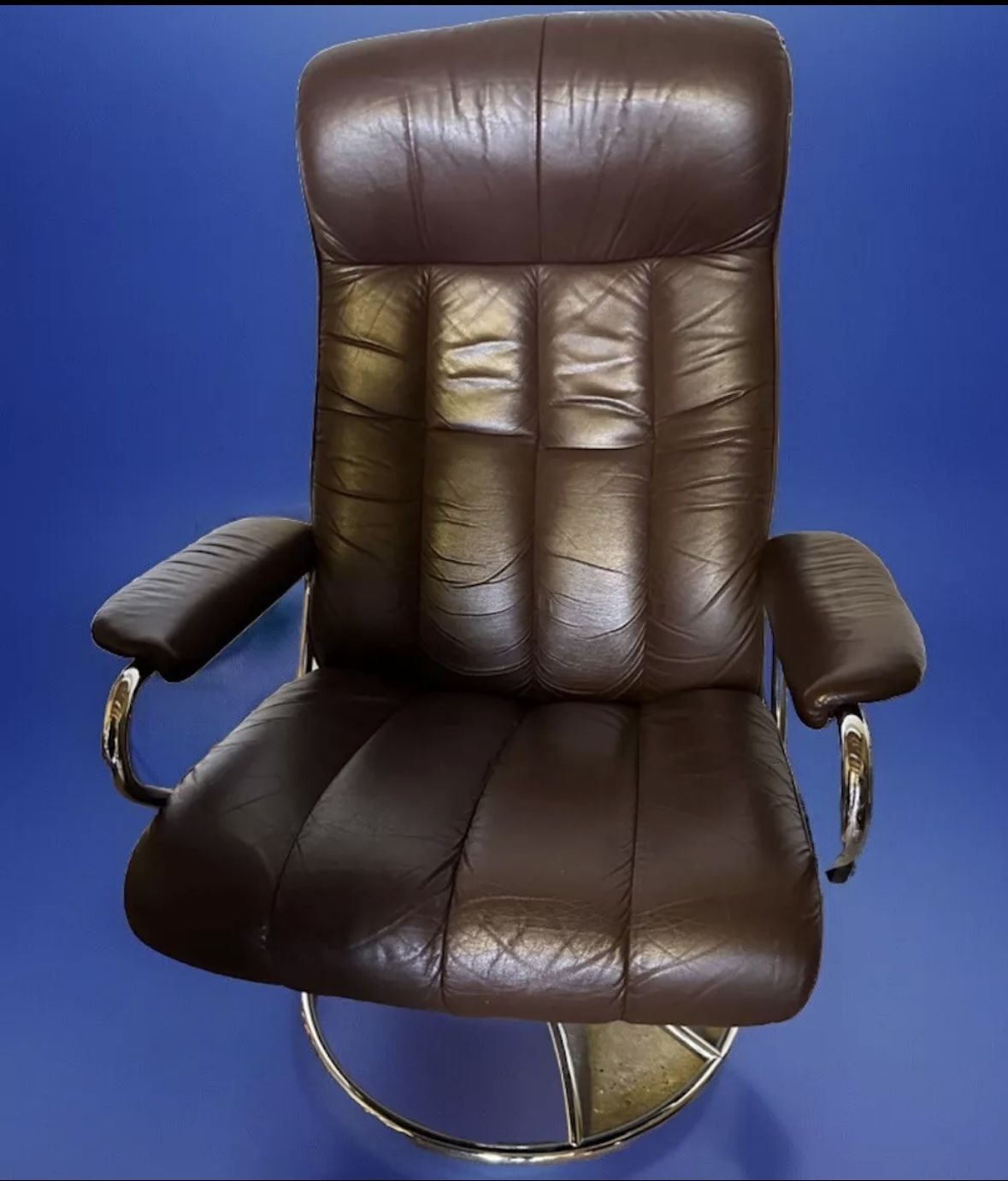 Stunning Ekornes Mid Century  Leather Stressless Recliner & Footstoll photo for sale