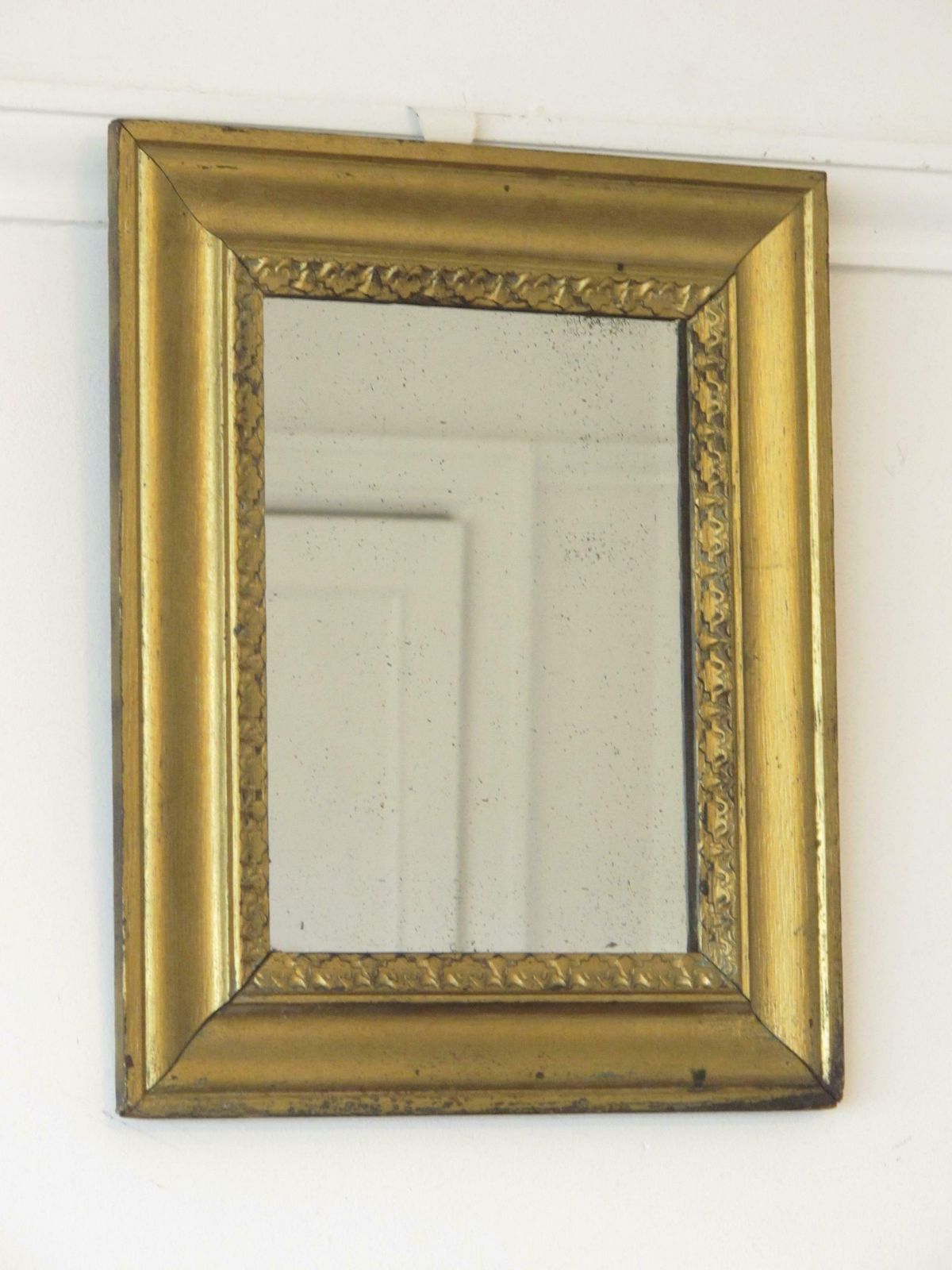 Antique, Arts And Crafts, Rectangular Oak Framed Mirror. Worn Gold Paint   Ready To Hang With New Chain. photo Home Decor