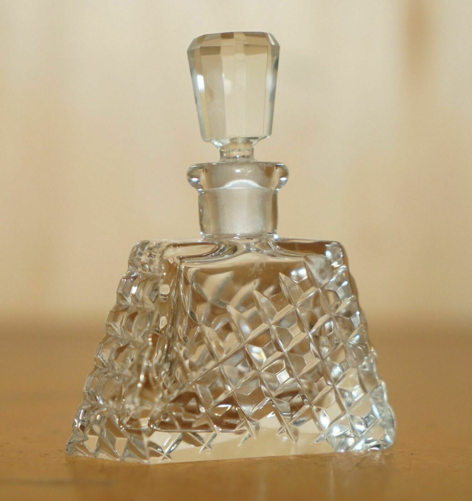 Stunning Antique Cut Glass Crystal Collectable Dressing Table Perfume Bottle