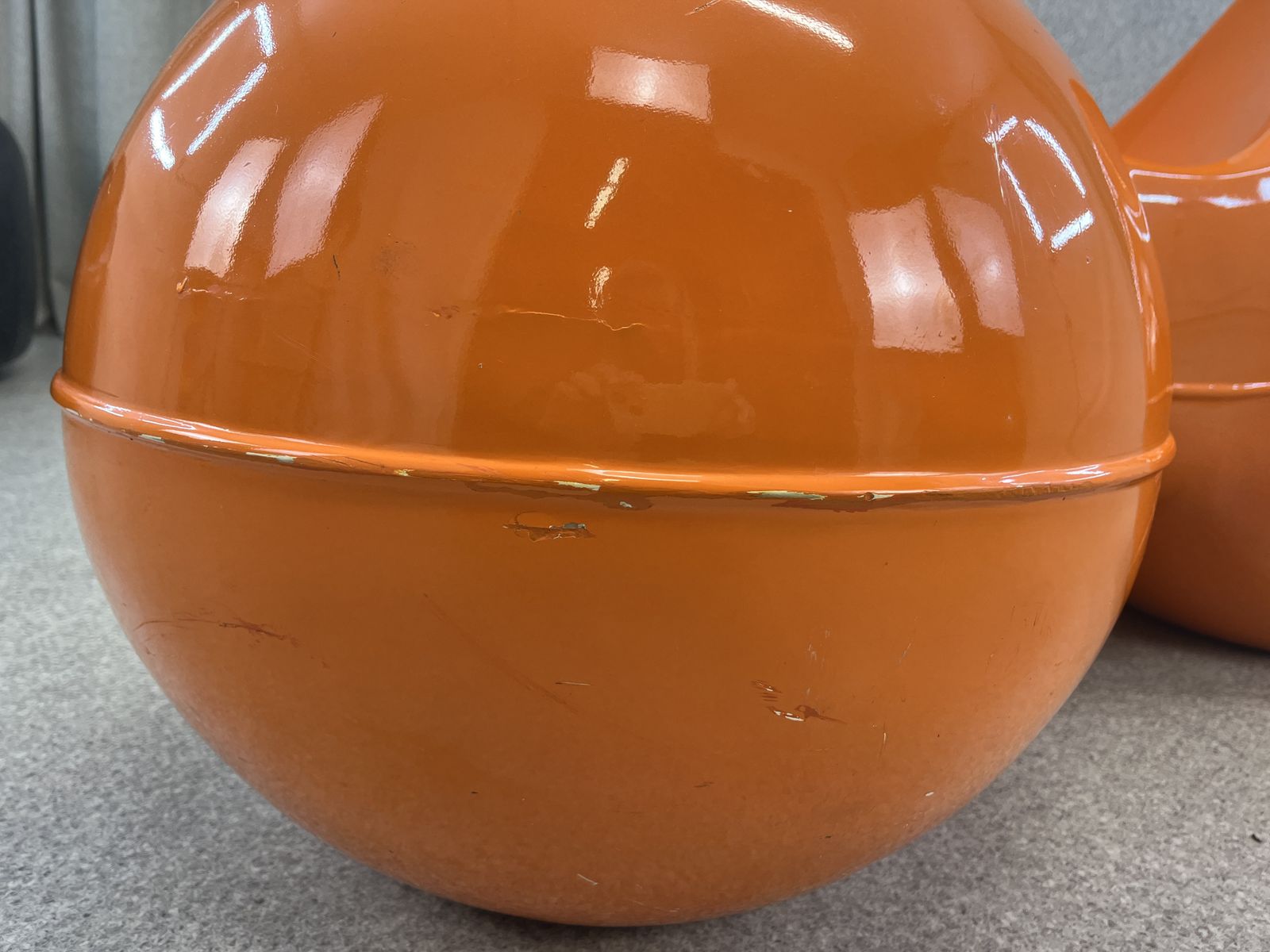 photo vintage Iconic Vintage Eero Aarnio Orange Tomato Chair, Space Age By Adelta