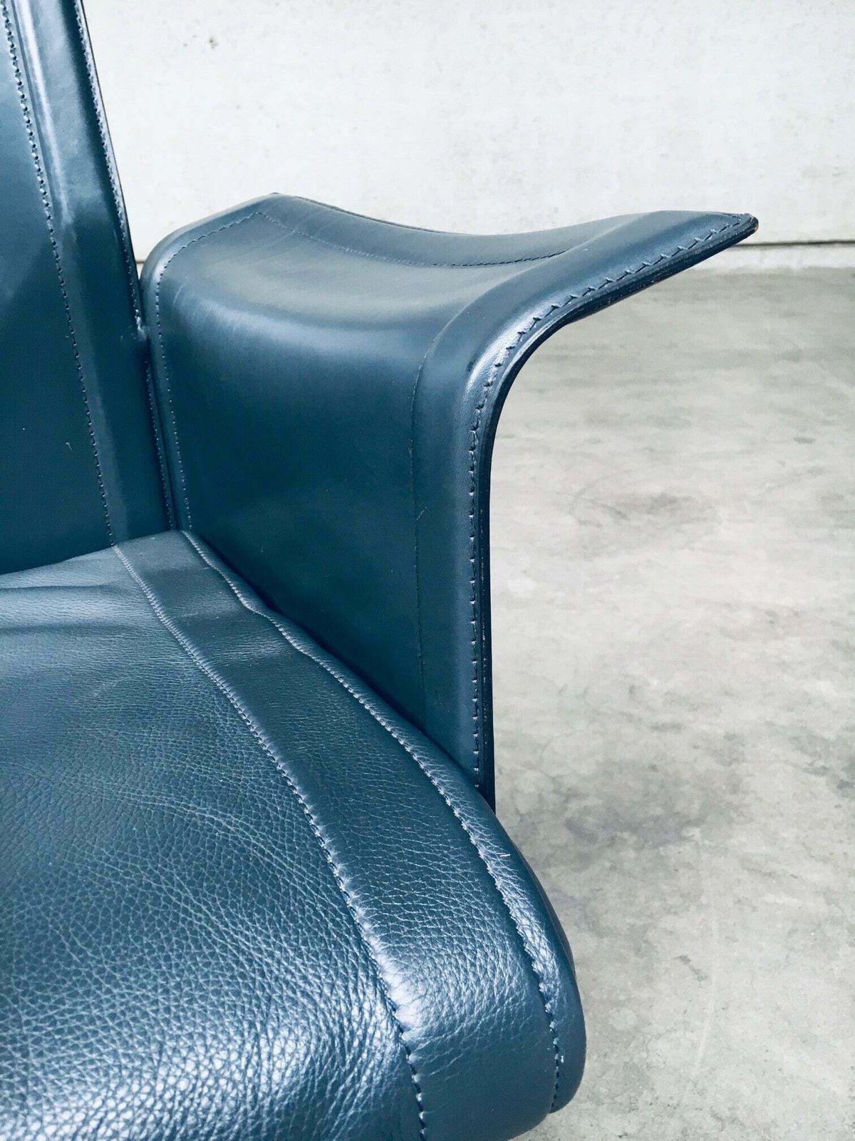 photo vintage Postmodern Design Korium Km1 Leather Armchair By Tito Agnoli For Matteo Grassi, Italy 1980's