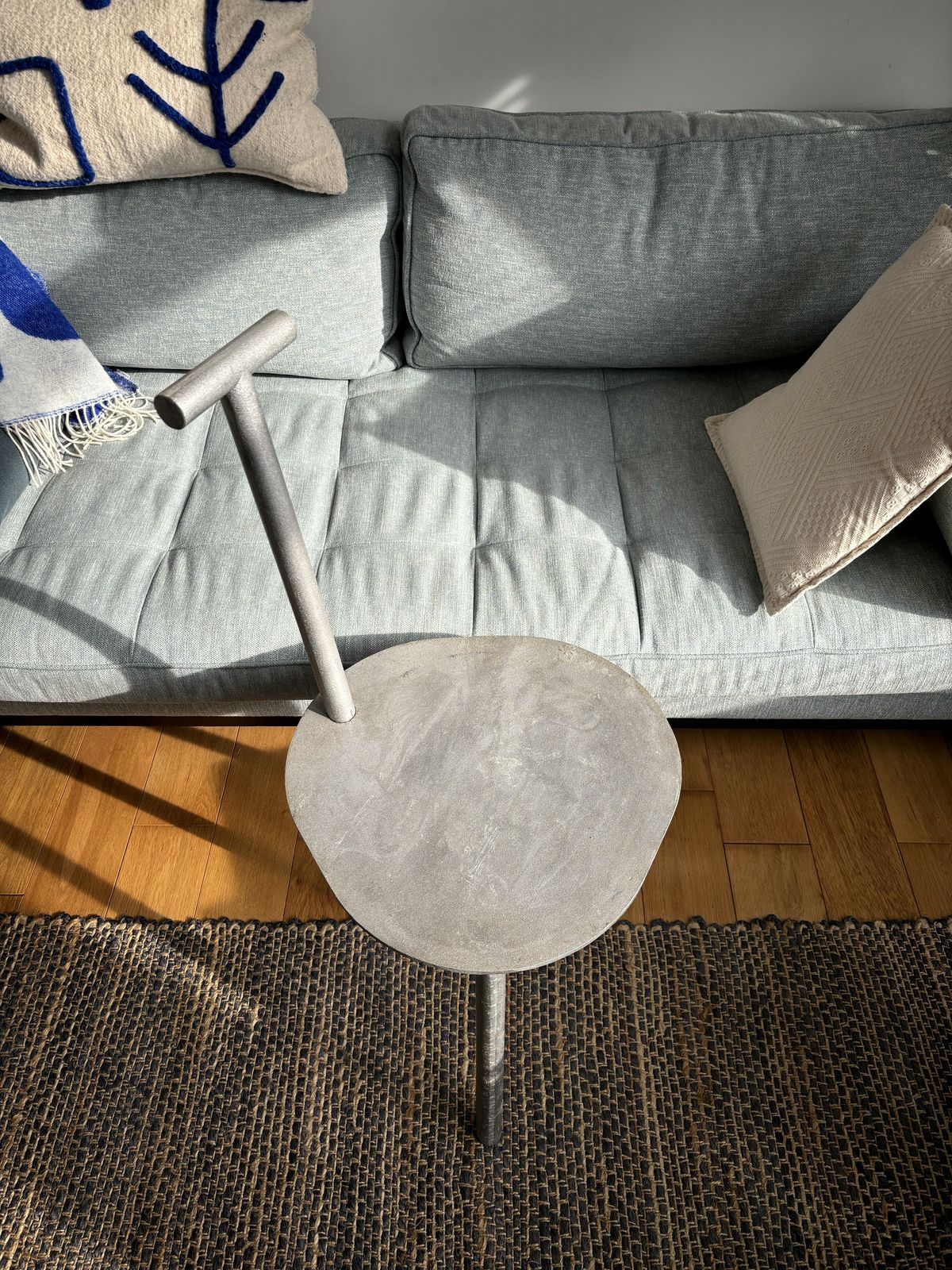 Faye Toogood   Spade Chair / Aluminium photo Furniture