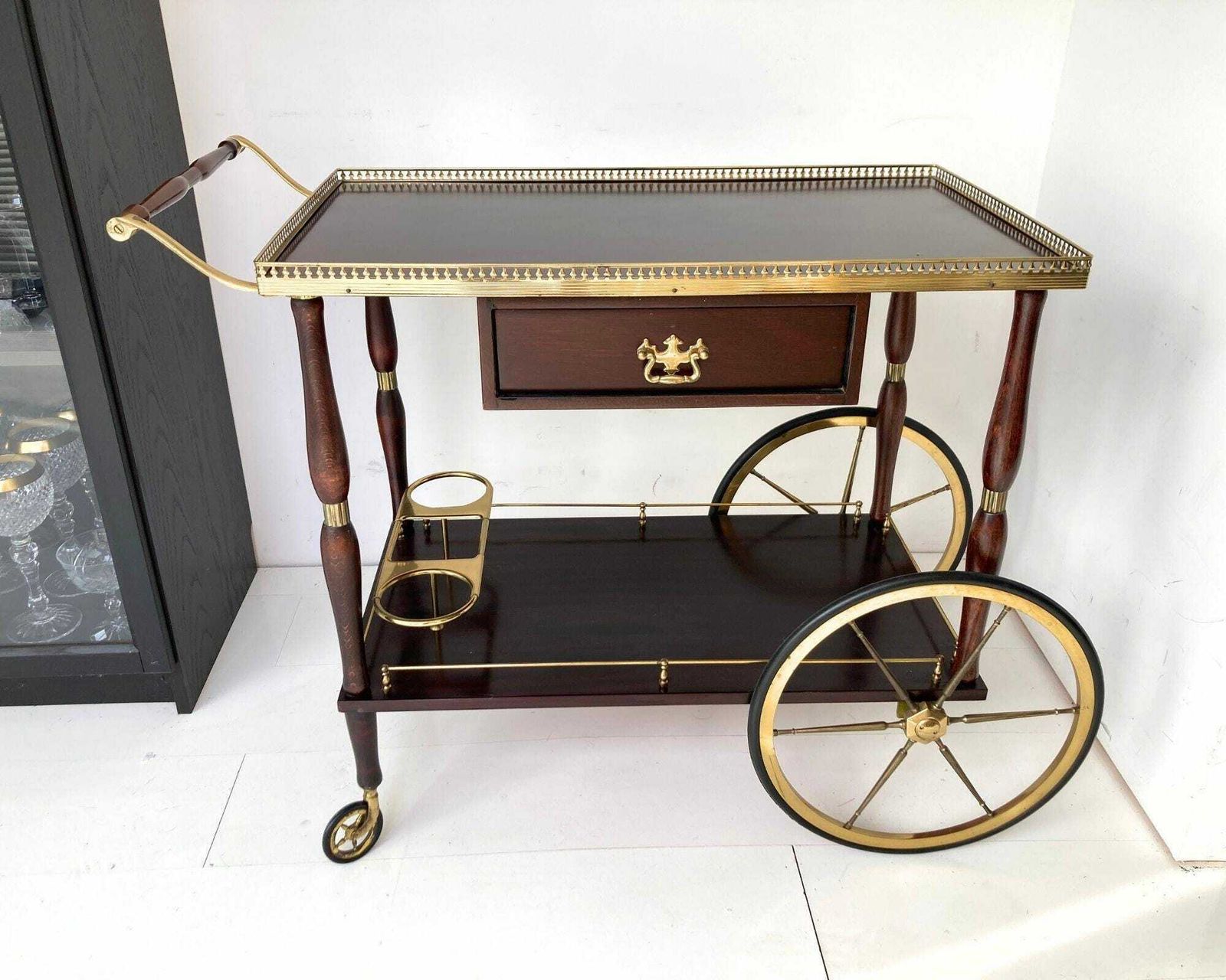 Franse Barcart | Messing En Gelakt Hout | Lades En Flessenhouder | Jaren 1960 photo Meubels