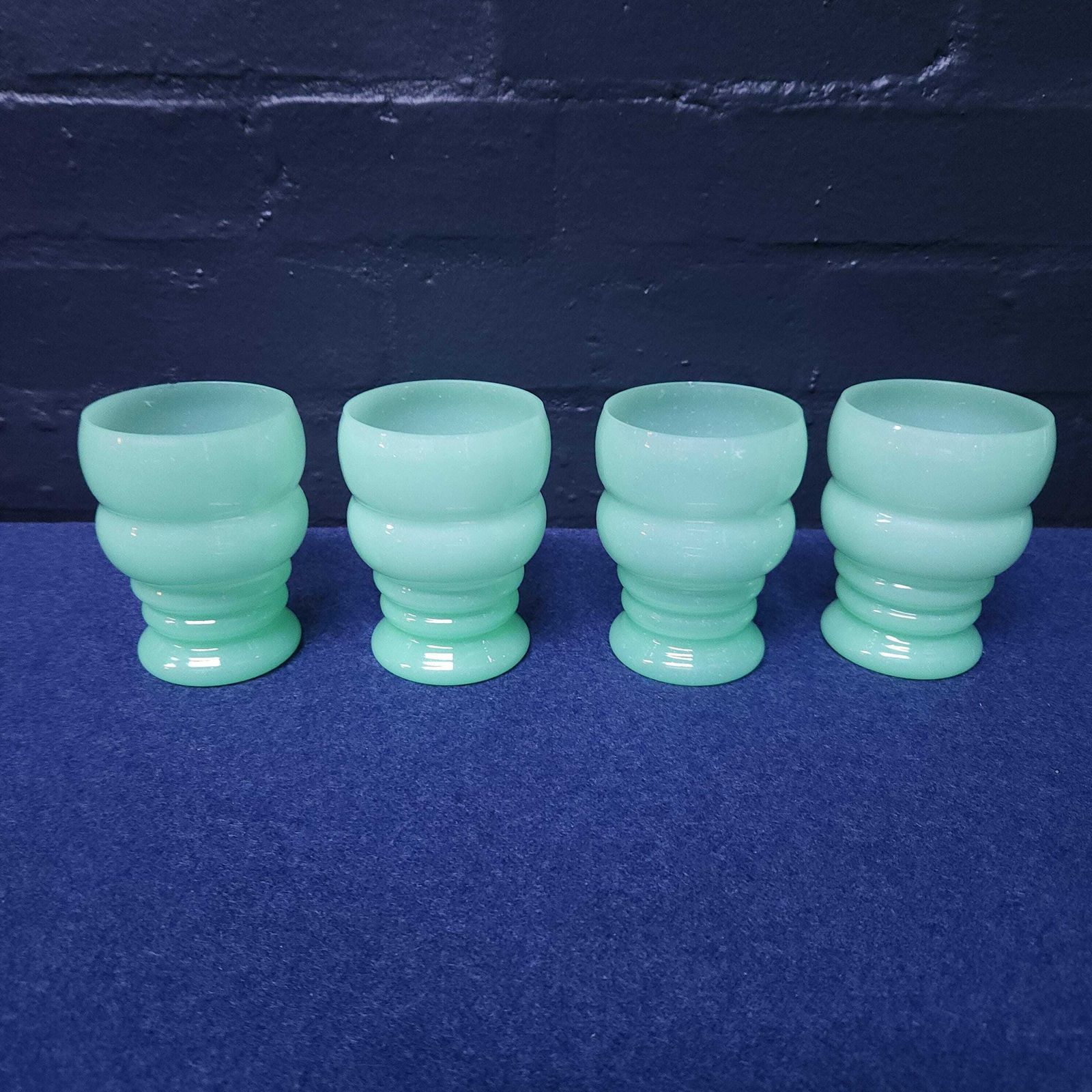 photo furniture Jadeite Opaline Uranium Glass Lemonade Set, Jug And 4 Glasses