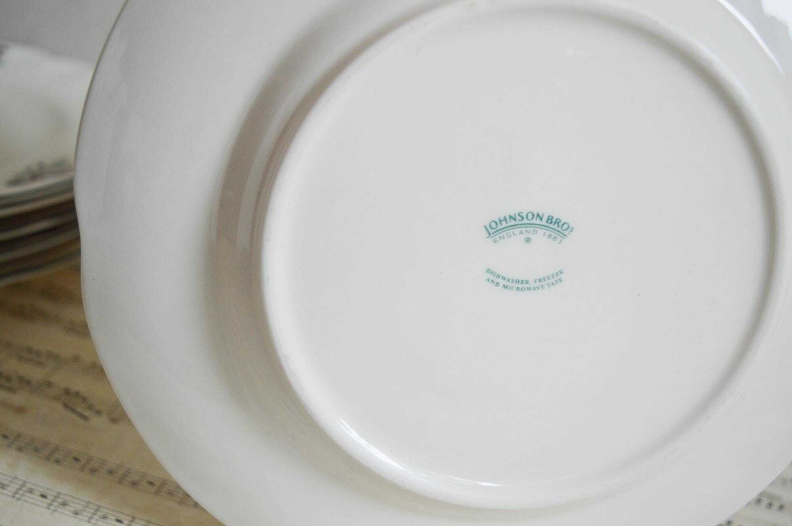 Rare Vintage Johnson Brothers Salad/Dessert Plate, Ducks Pheasants Brookshire Pattern Tableware, Made In England 8.7"/22cm photo furniture