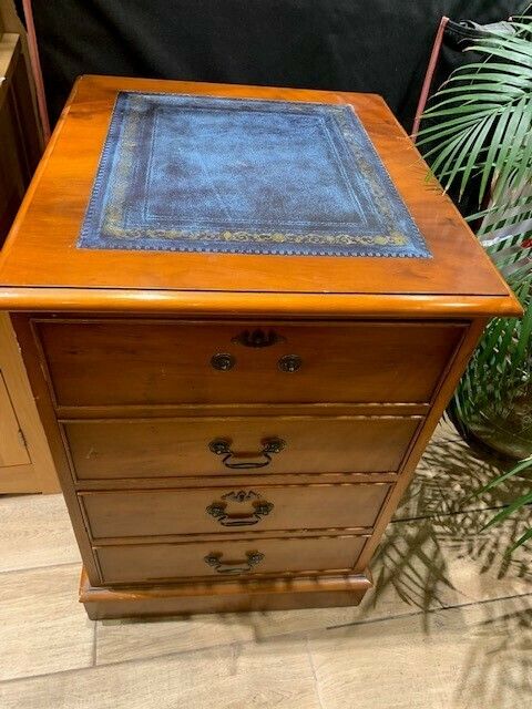 Mahogany Twin Pedestal Study Desk And Set Of Drawers photo for sale