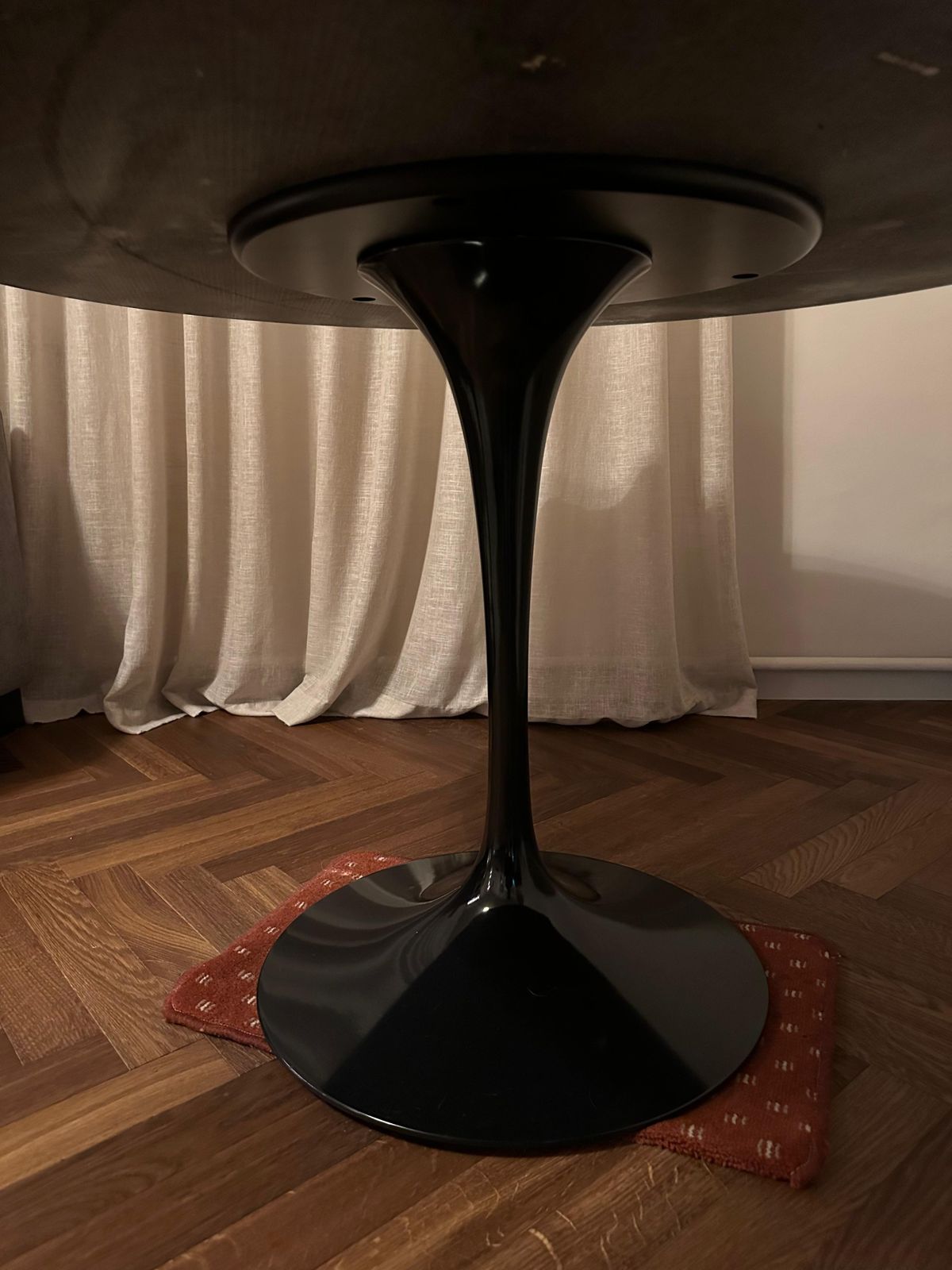 Saarinen Tulip Table Black photo Furniture