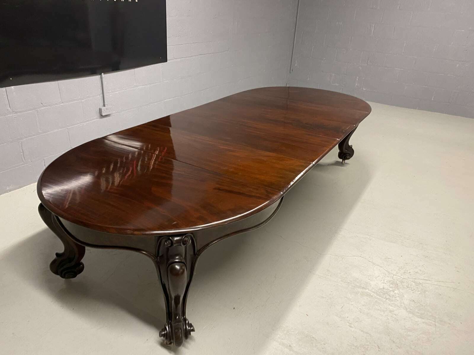 photo vintage 11ft Rare 1831 1901 Antique Grand William IV Cuban Mahogany Sabre Leg Dining Table