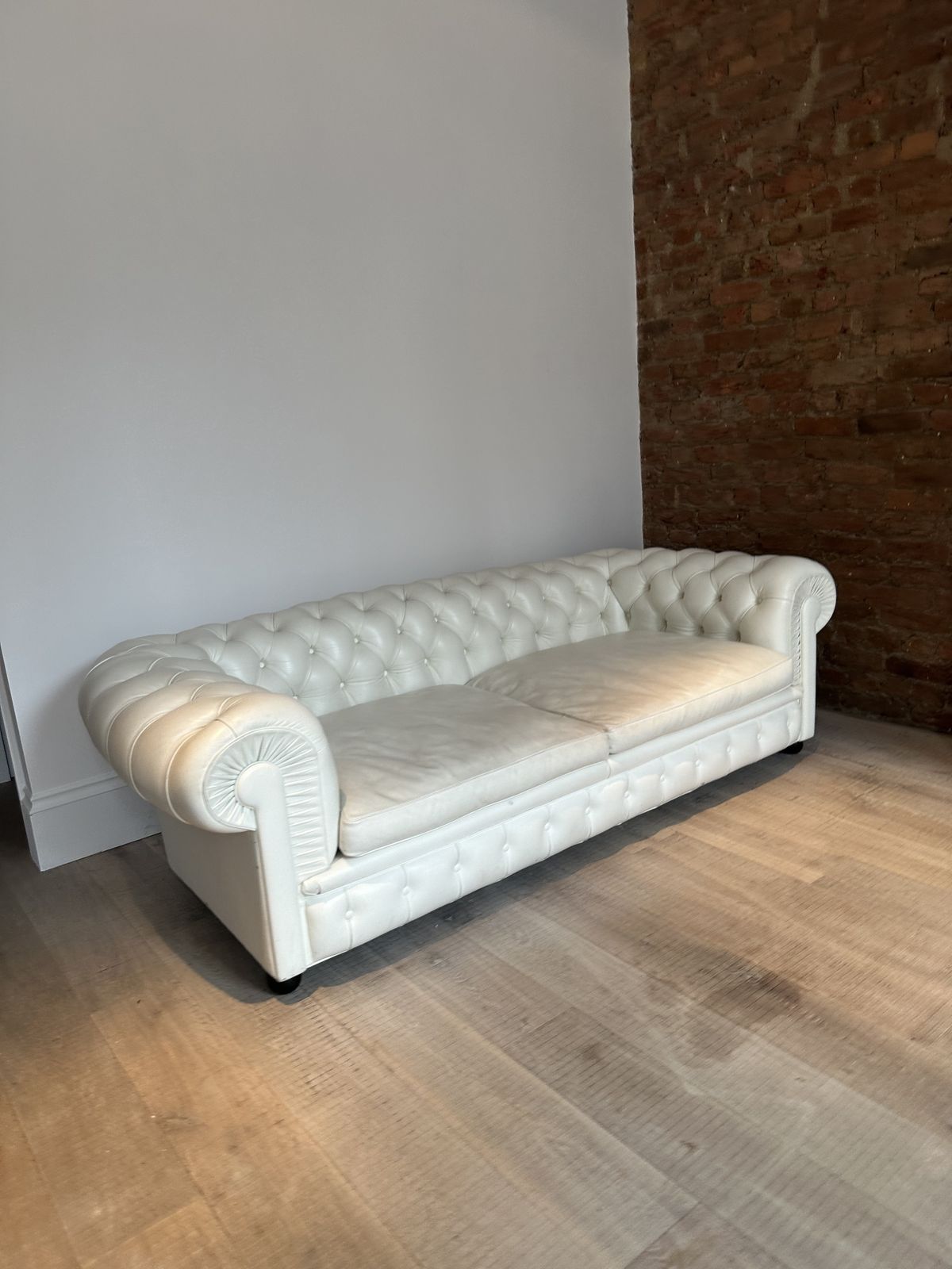 Poltrona Frau Chesterfield 3 Seater Sofa In Polar White Leather   Excellent Condition