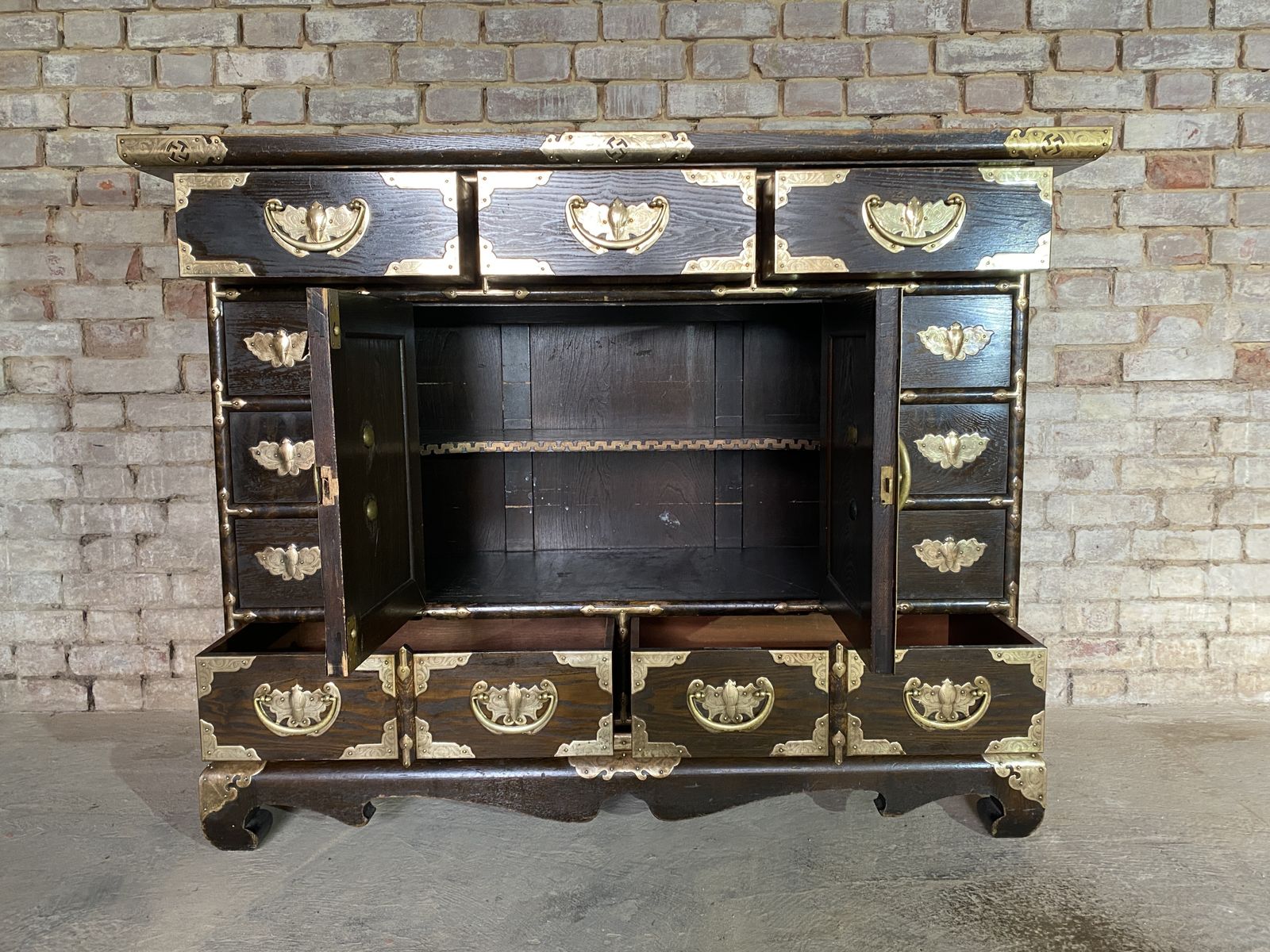 Large Korean Chest Or Morijang photo for sale