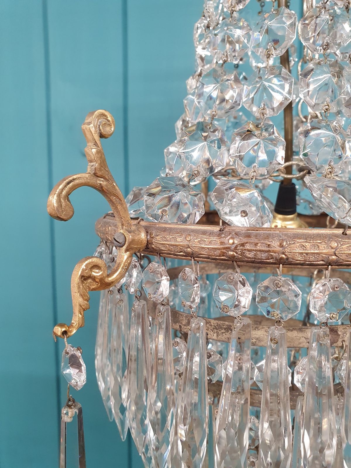 Early 20th Century Swag Chandelier With Cherubs Finished With Spikes photo vinterior