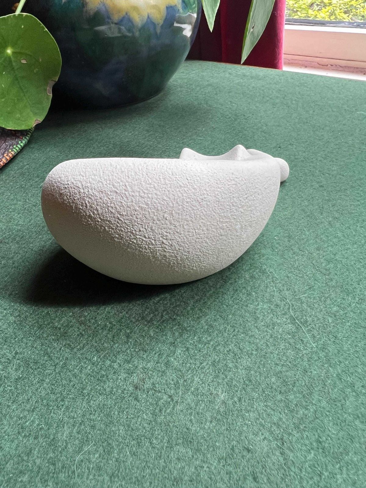 Stone Ware Relaxing Cat Figurine Lineasette Made In Italy Hand Made Stretching Kitten Ornament Modernist Cat Sculpture photo furniture