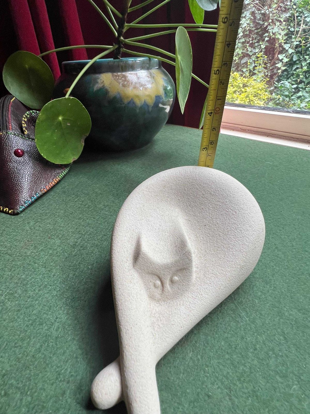 Stone Ware Relaxing Cat Figurine Lineasette Made In Italy Hand Made Stretching Kitten Ornament Modernist Cat Sculpture photo vinterior