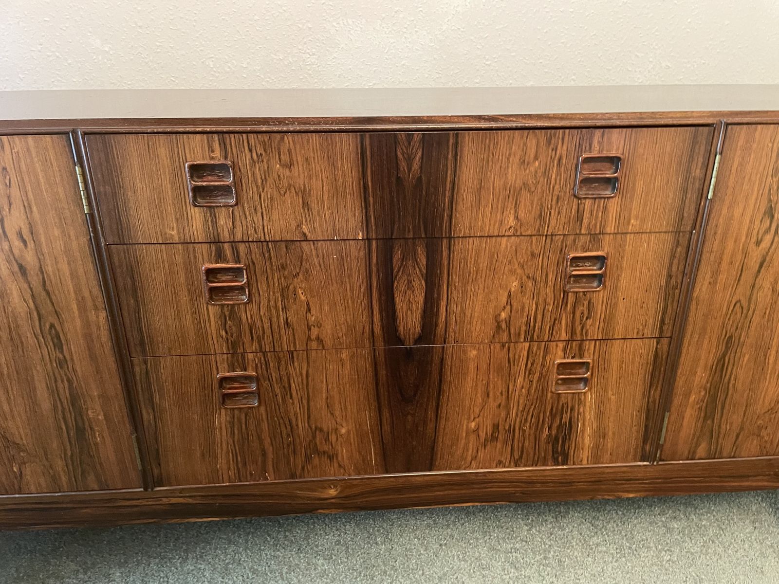 Beithcraft Rare Rosewood Sideboard By Guille / Van Rossi Mid Century photo 1500.0